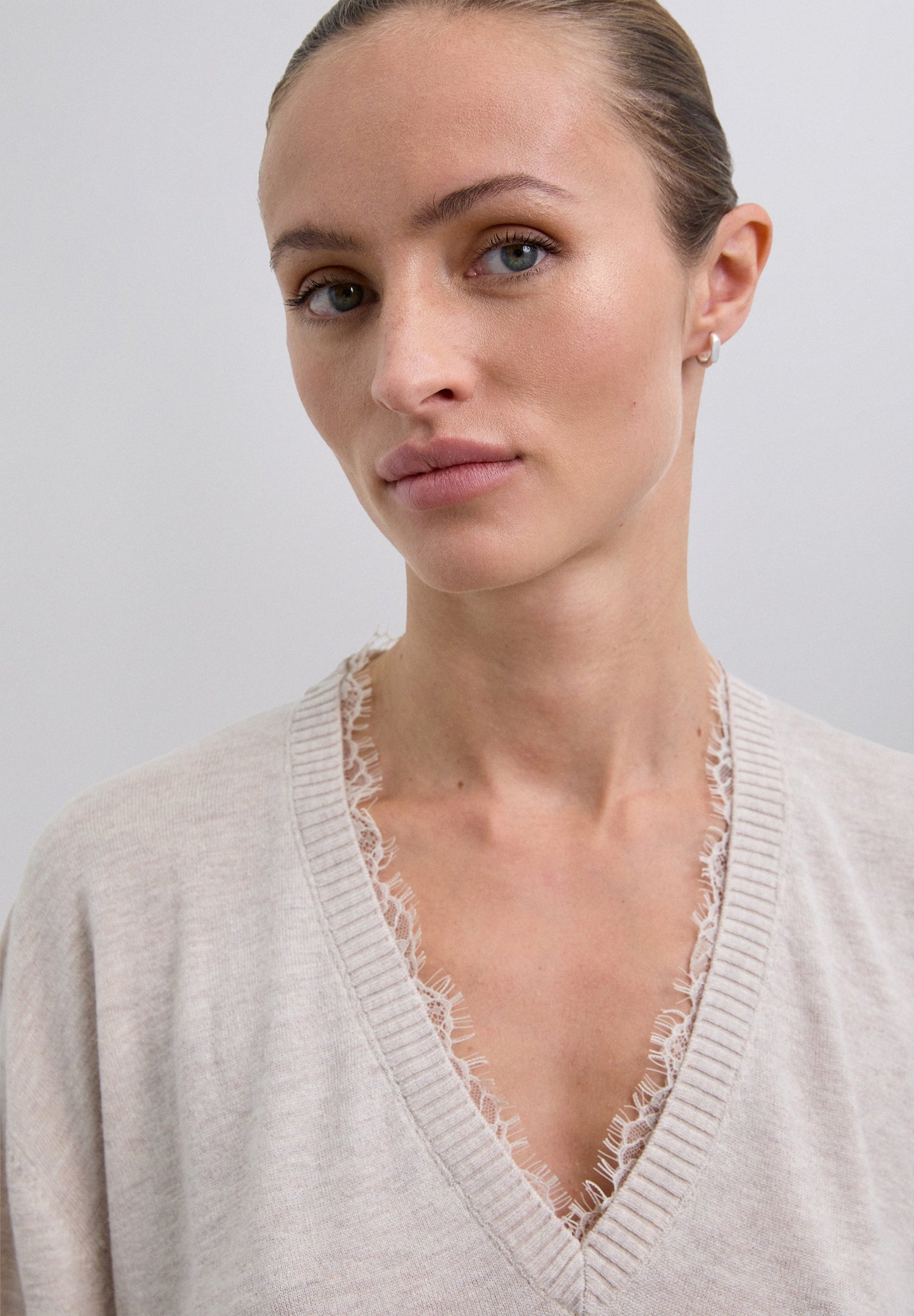 JERSEY ESCOTE V ENCAJE