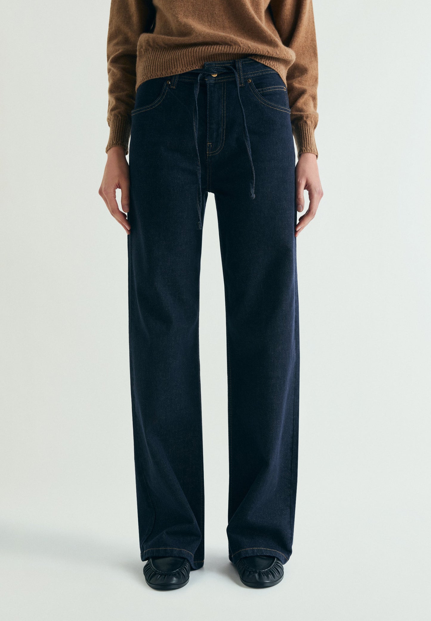 JEANS DETALLE CINTURA