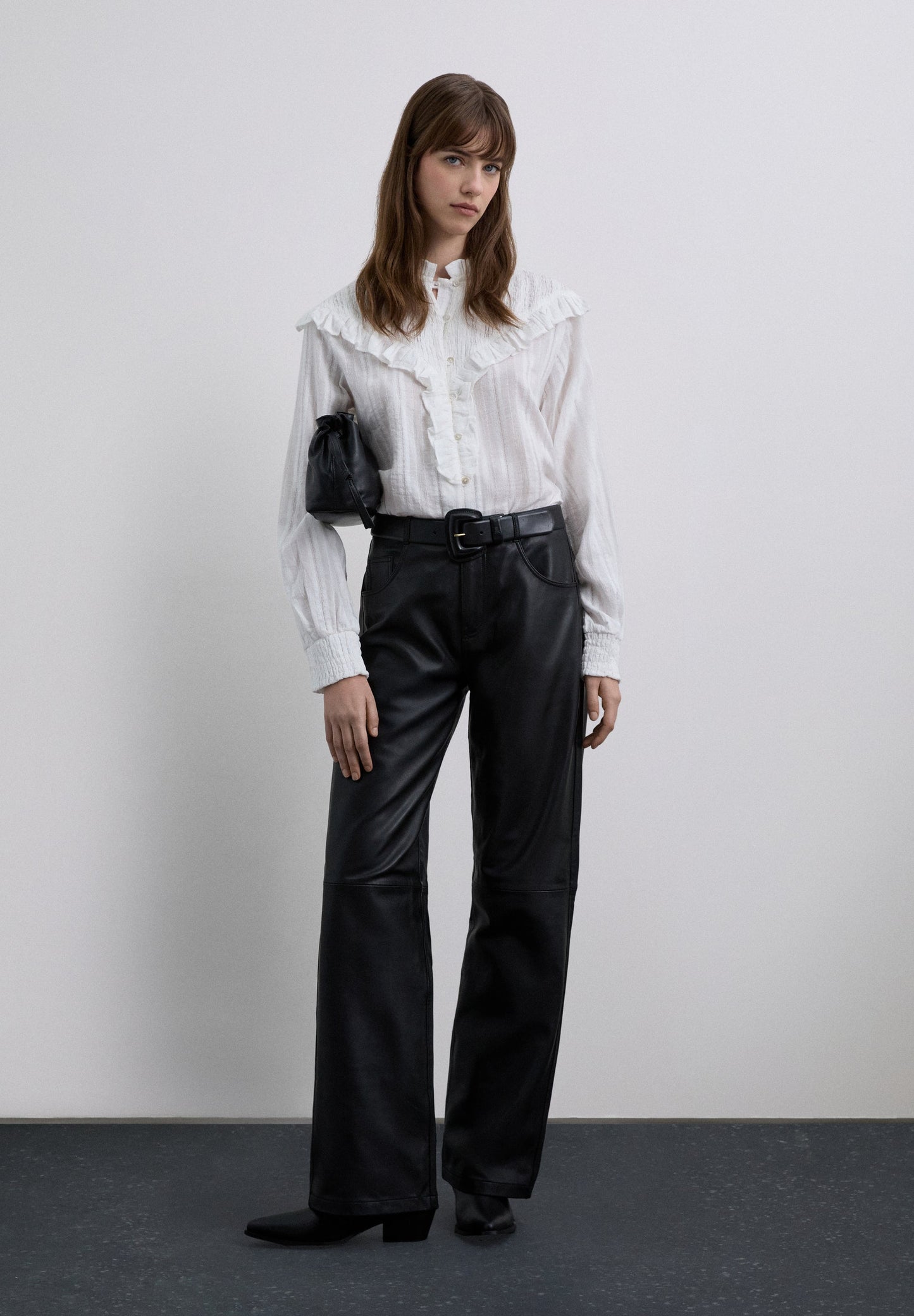 BLUSA FRUNCIDA CON VOLANTE