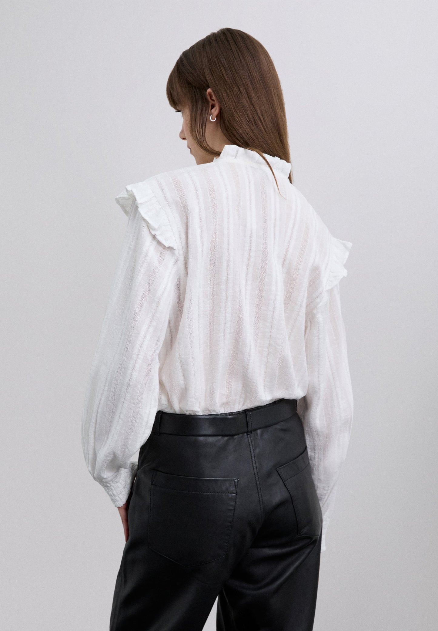 BLUSA FRUNCIDA CON VOLANTE