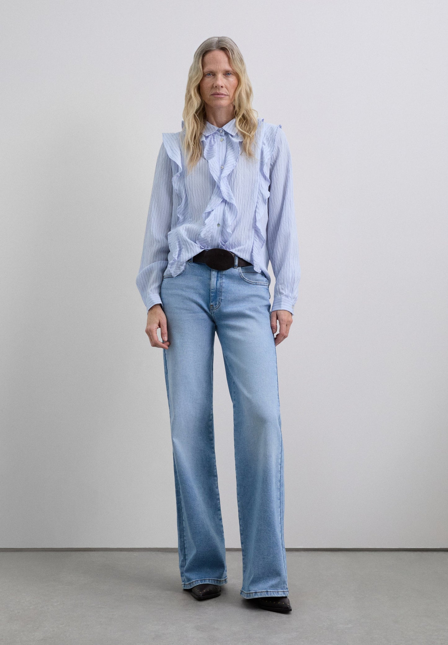 CAMISA RAYA DIPLOMÁTICA VOLANTES