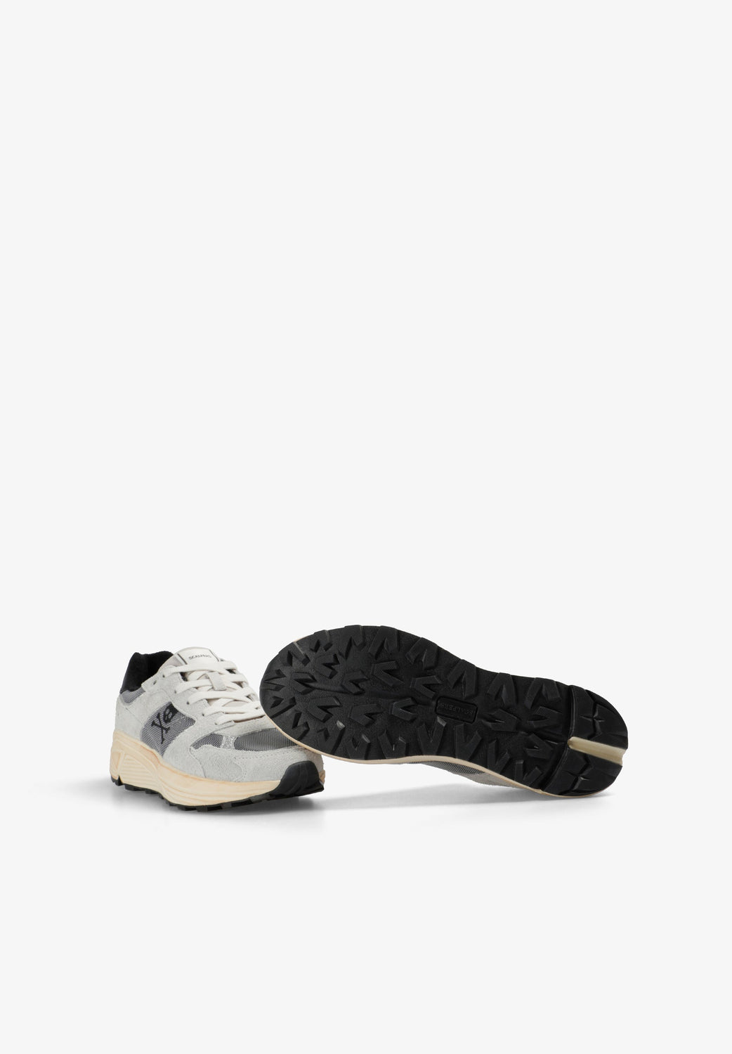 ZAPATILLA ANTE CONTRASTE - Scalpers