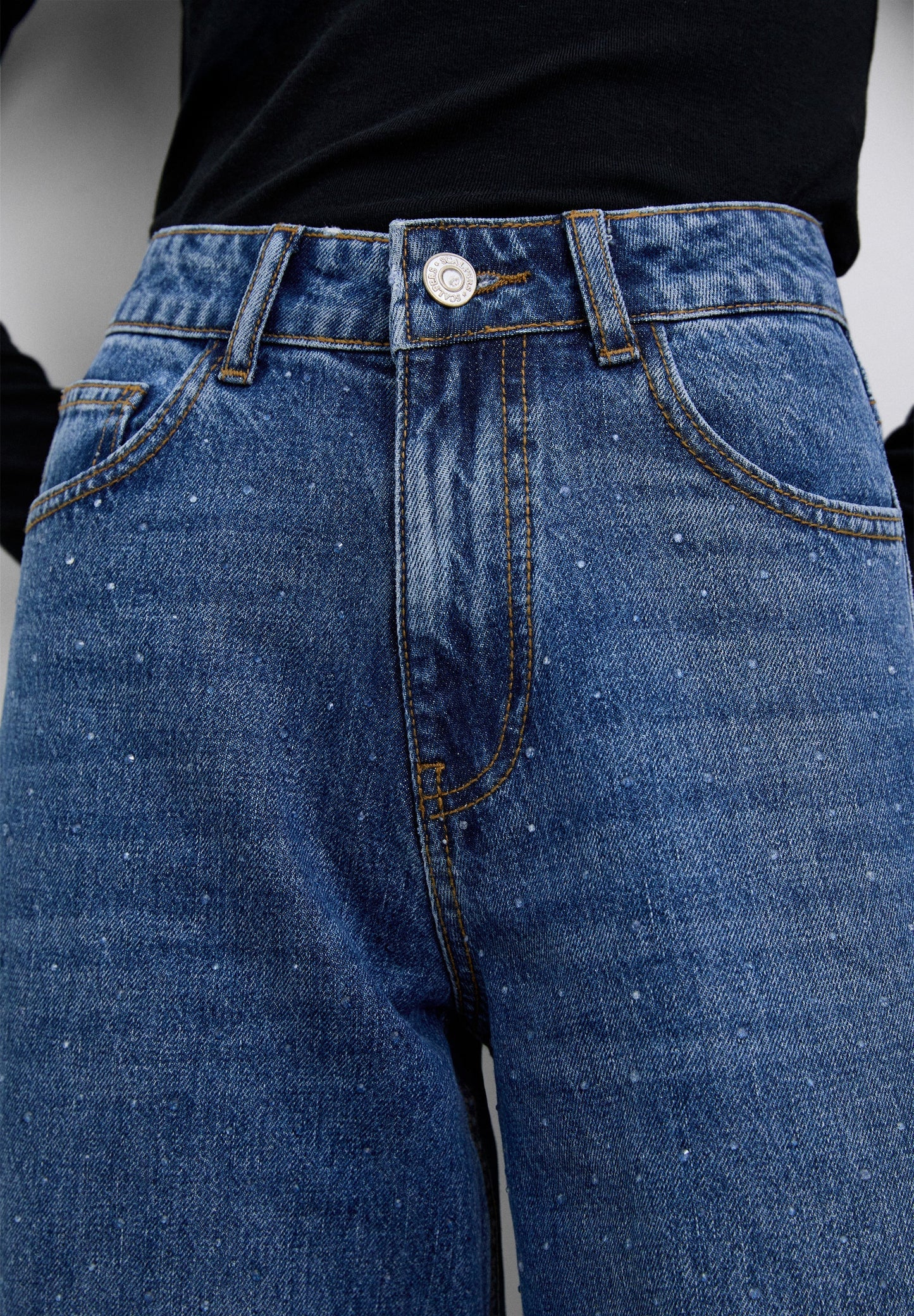 JEANS RECTOS TACHUELAS