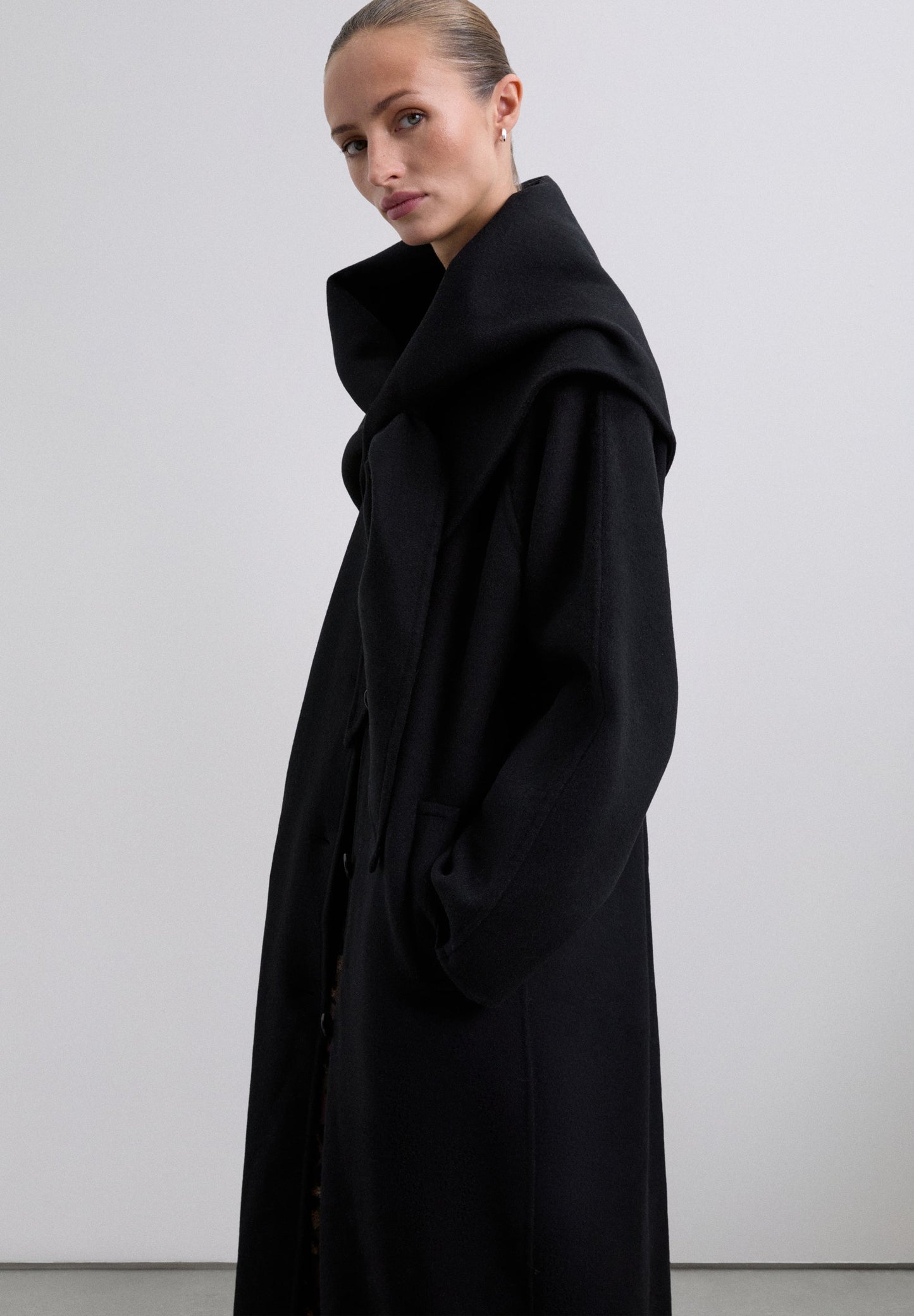SCHANDMADESCARF COAT