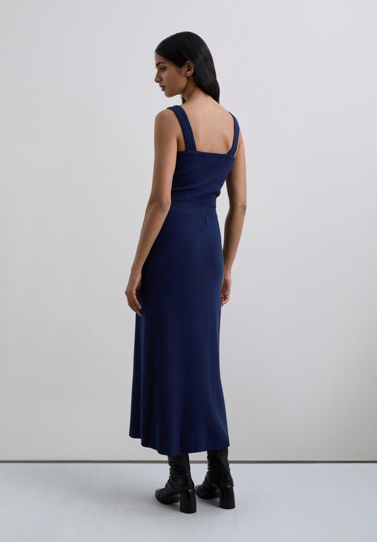 FALDA MIDI PUNTO BOTÓN