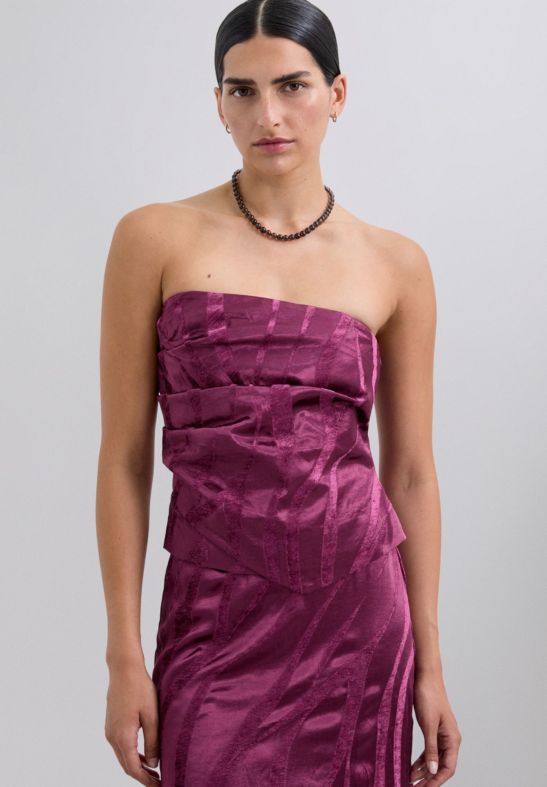 TOP ASIMÉTRICO DETALLES TERCIOPELO