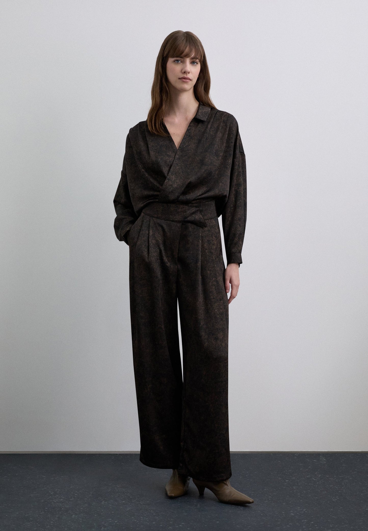 PANTALÓN ESTAMPADO SATINADO