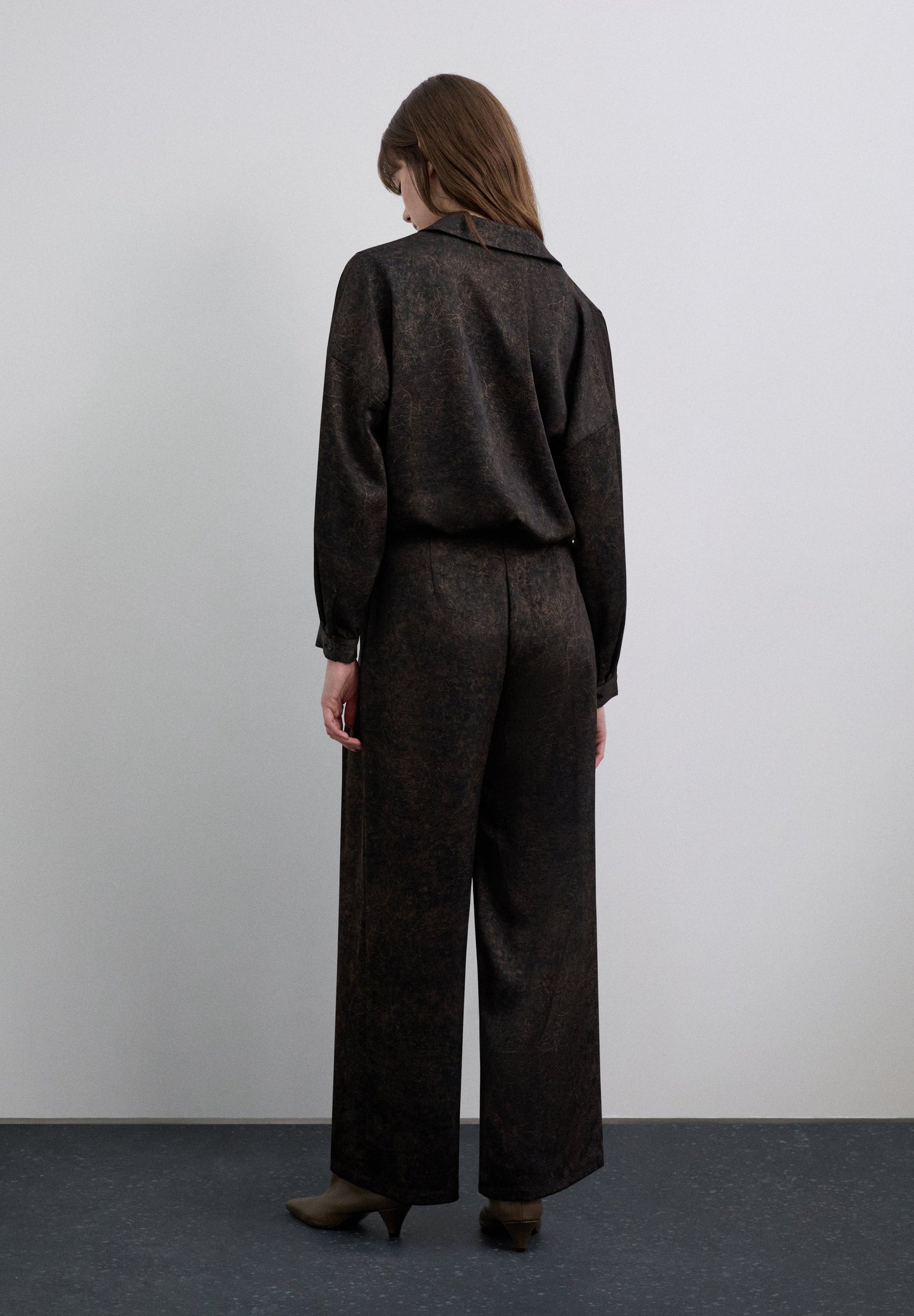 PANTALÓN ESTAMPADO SATINADO