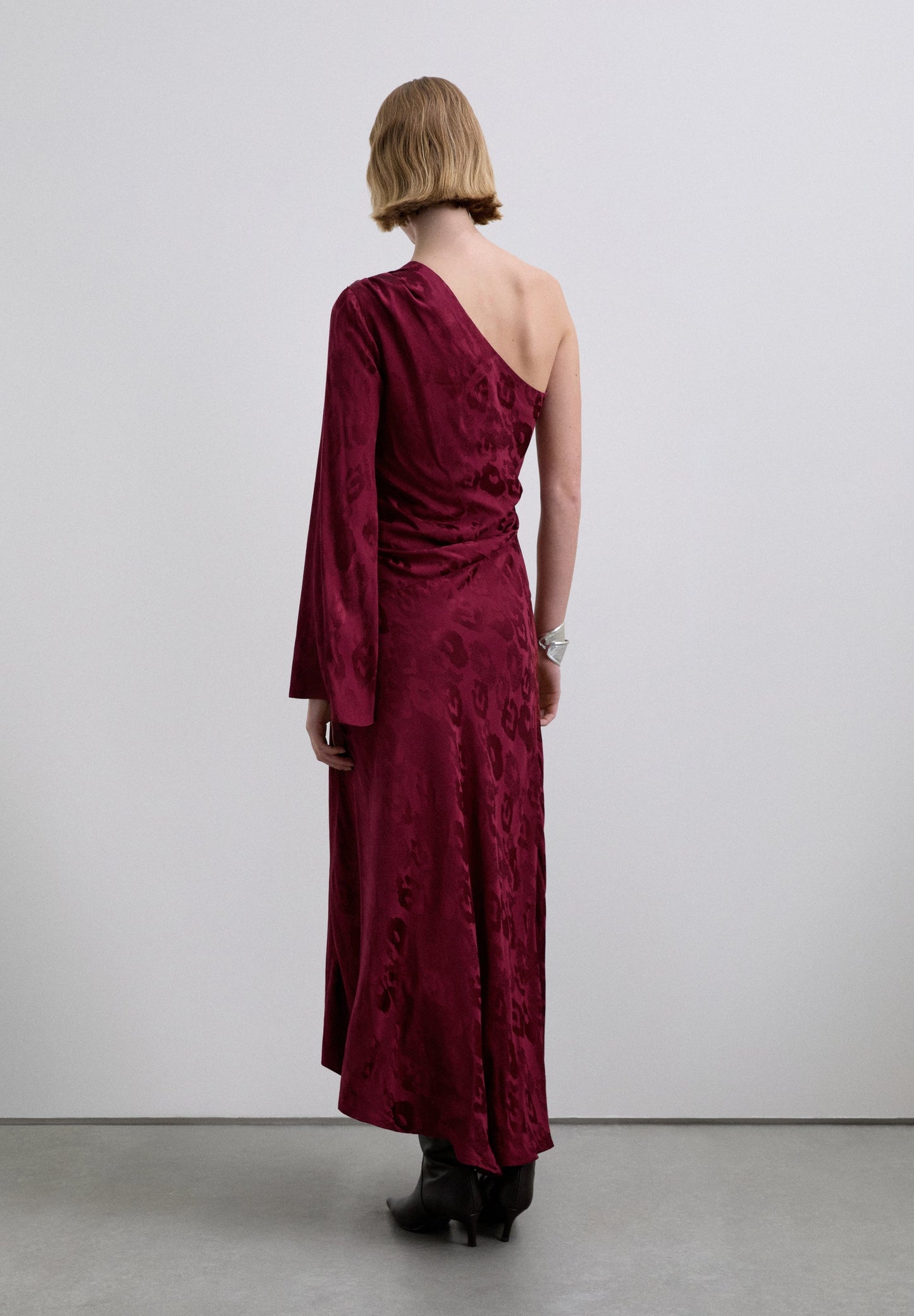 VESTIDO ESTAMPADO JACQUARD ASIMÉTRICO