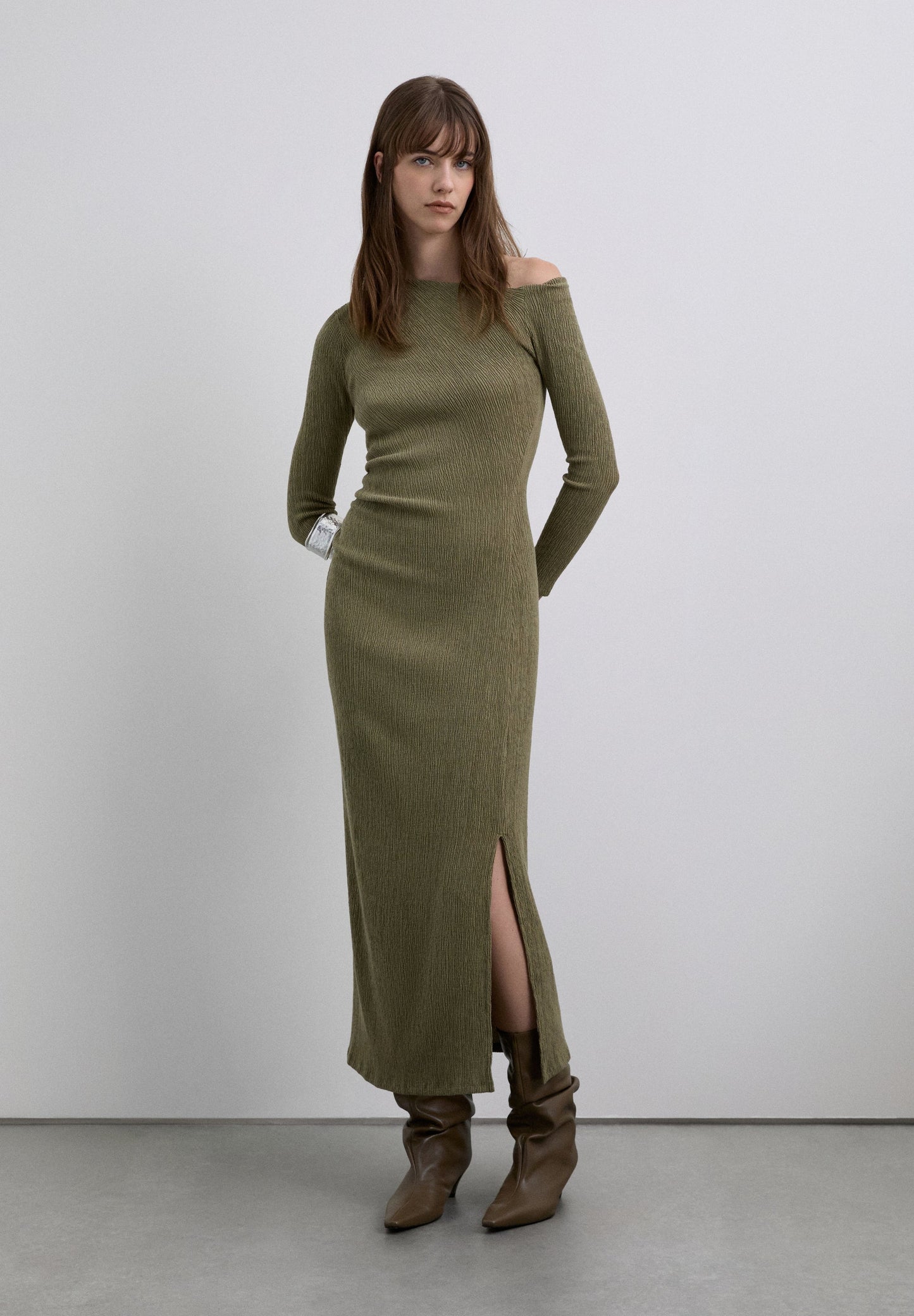 VESTIDO FRUNCES ESCOTE ASIMÉTRICO