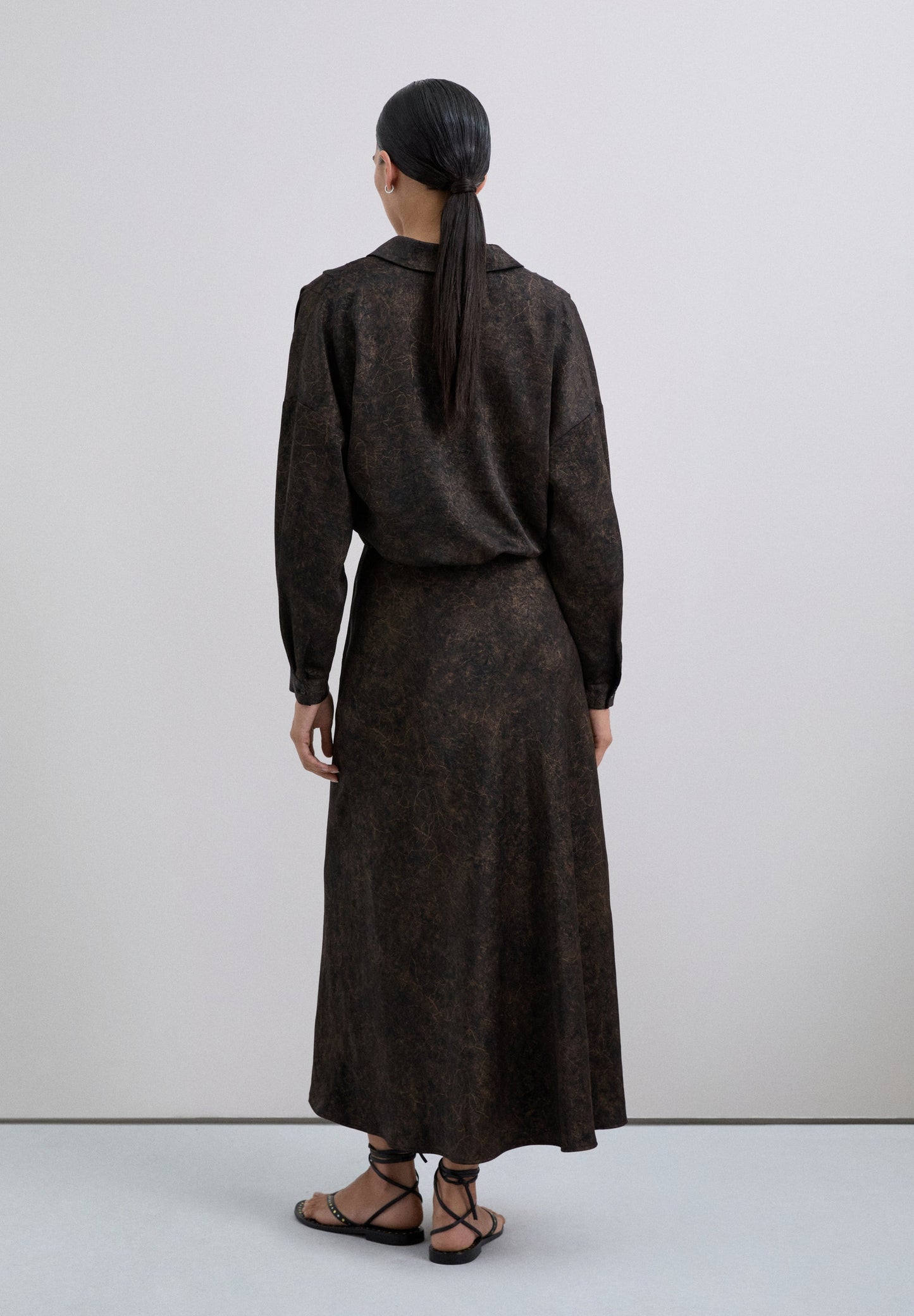 FALDA SATINADA EFECTO MÁRMOL