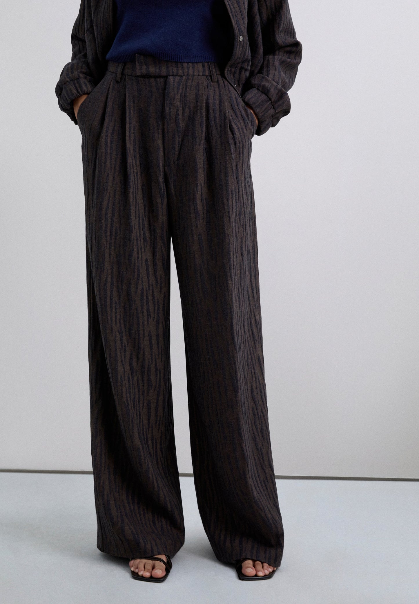 PANTALÓN JACQUARD ANIMAL PRINT