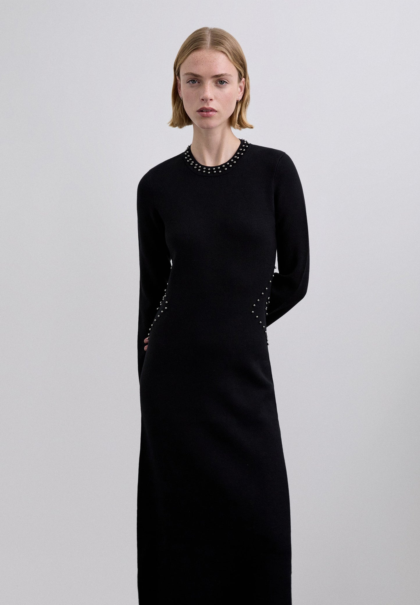 VESTIDO PUNTO STUDS ABERTURA
