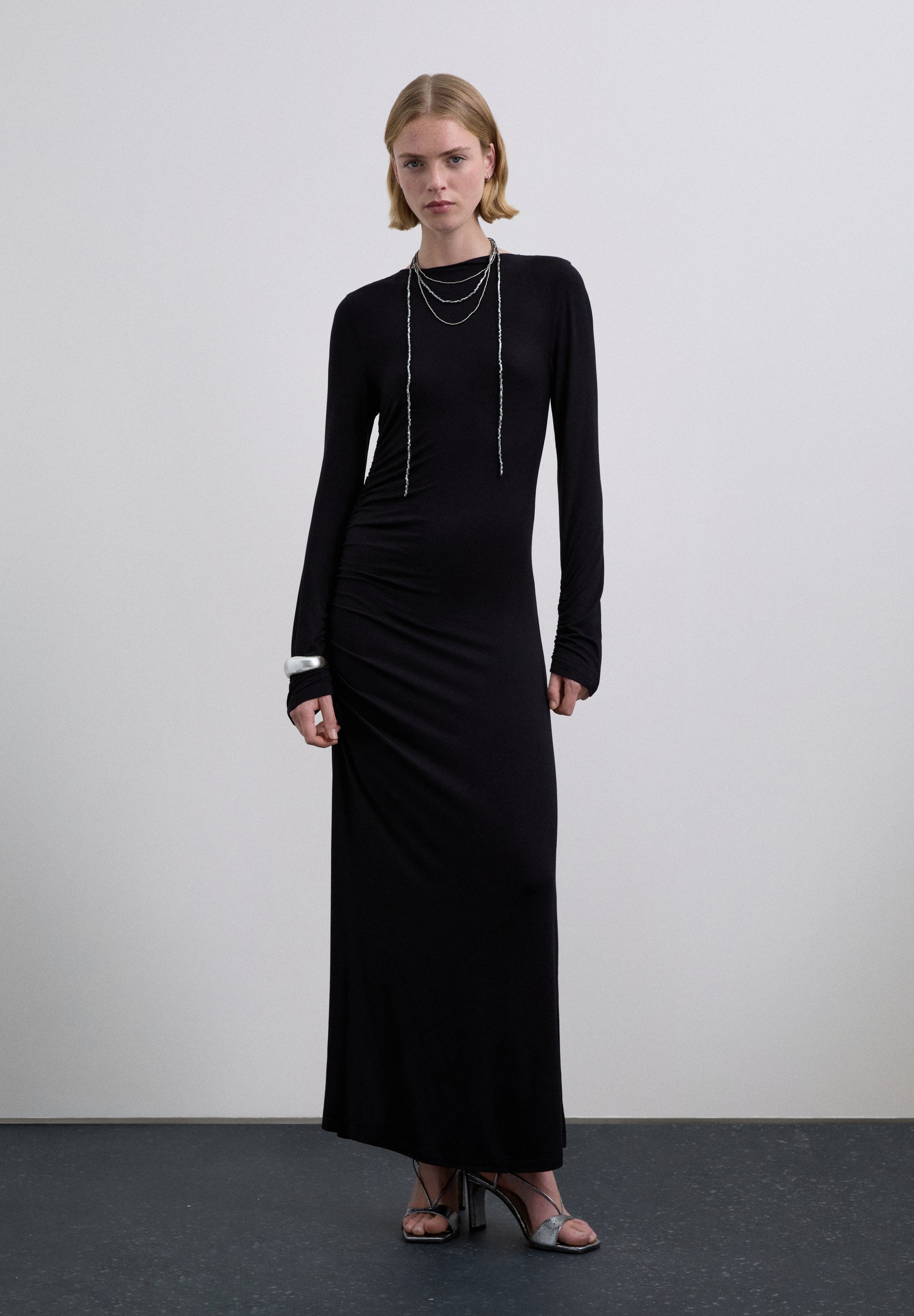 VESTIDO PUNTO COLLAR