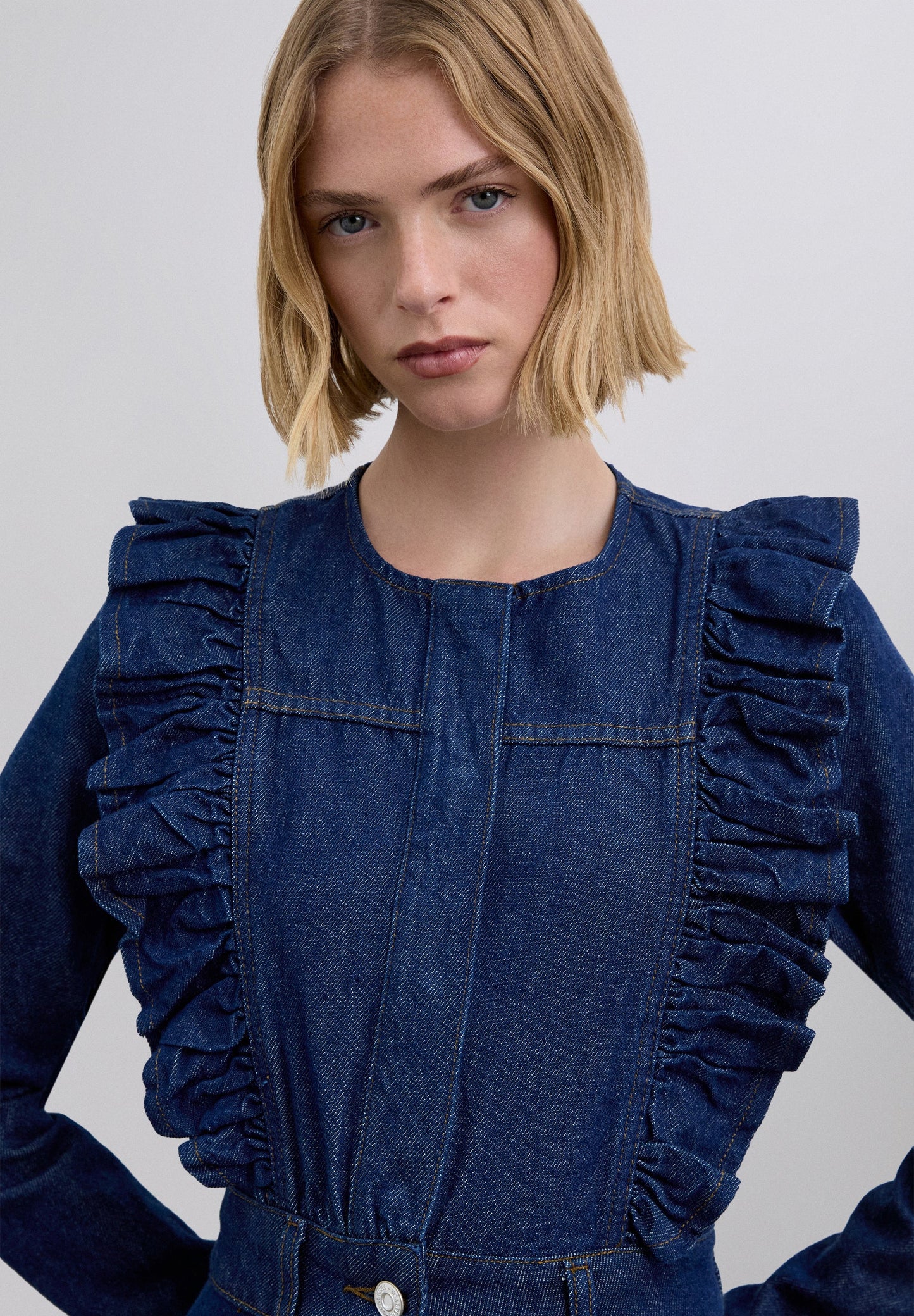 VESTIDO DENIM CON VOLANTE