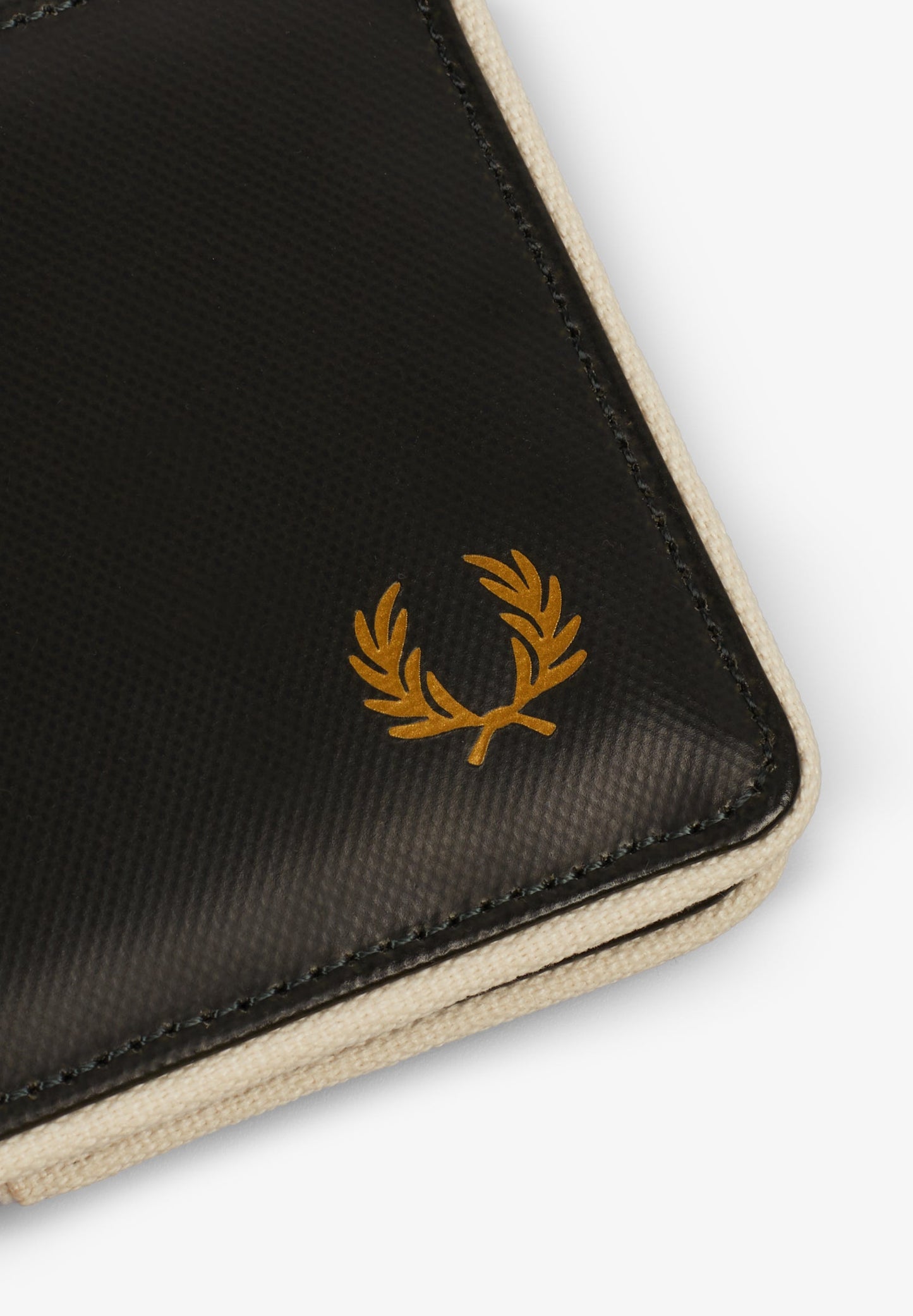 FRED PERRY | CARTERA COATED POLYESTER