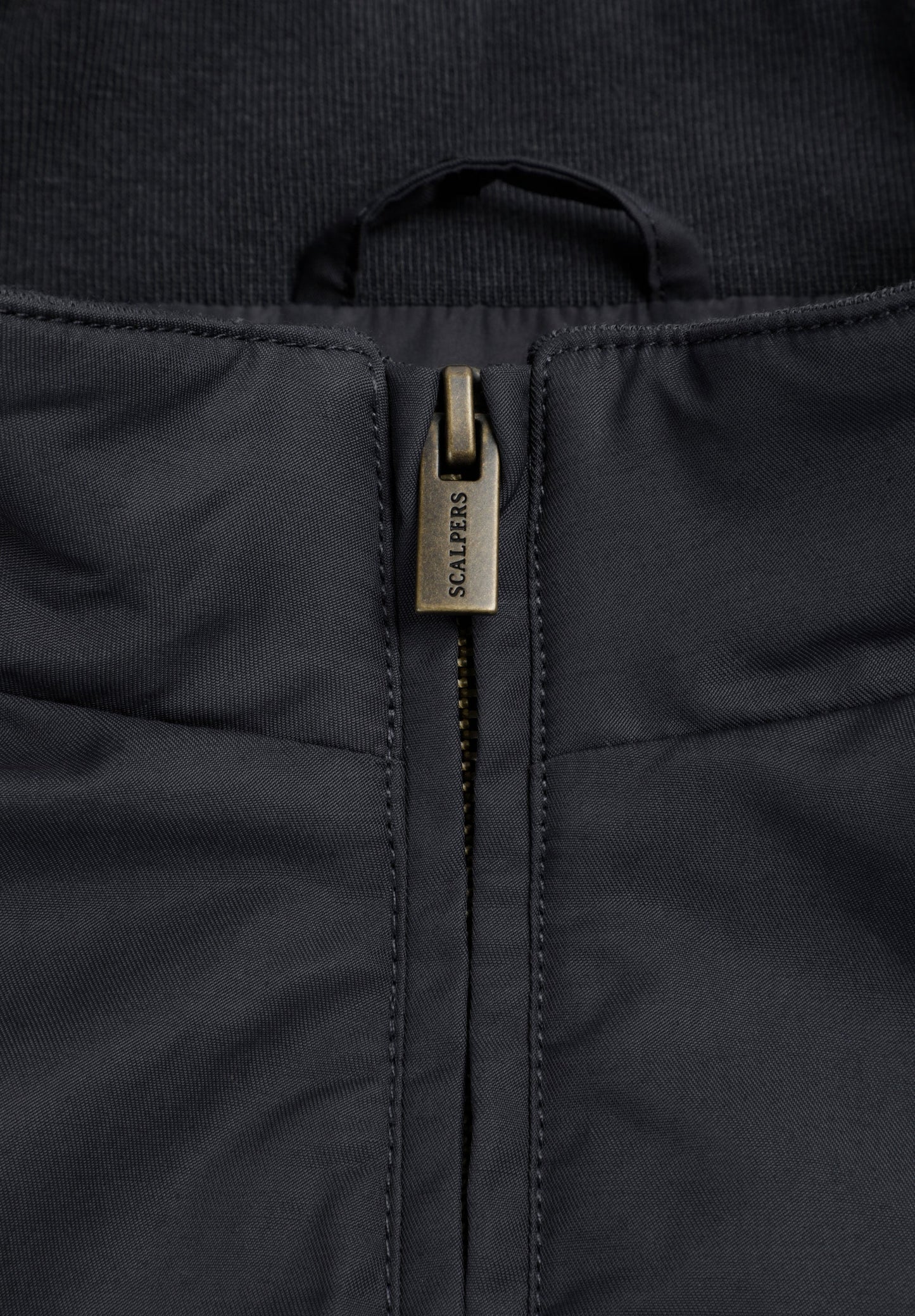 CHAQUETA BOMBER CUELLO ALTO