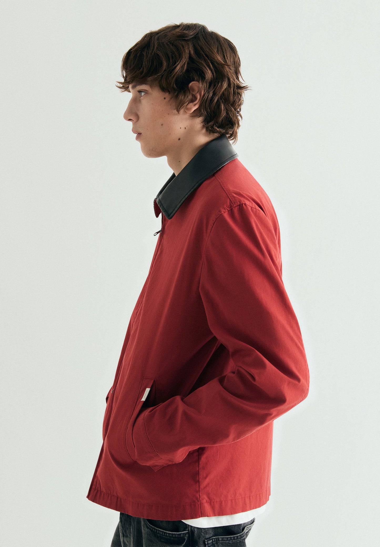 CHAQUETA BOMBER CUELLO CONTRASTE