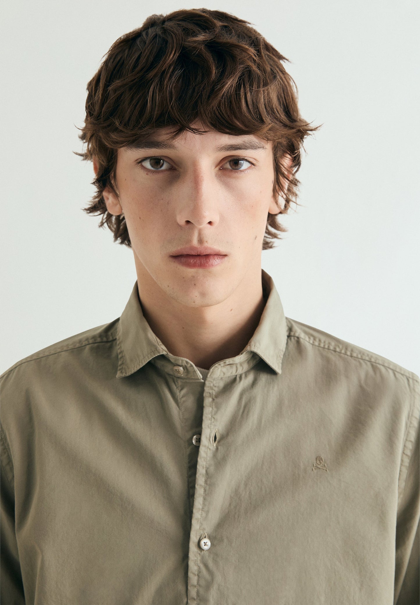 CAMISA REGULAR FIT BORDADA