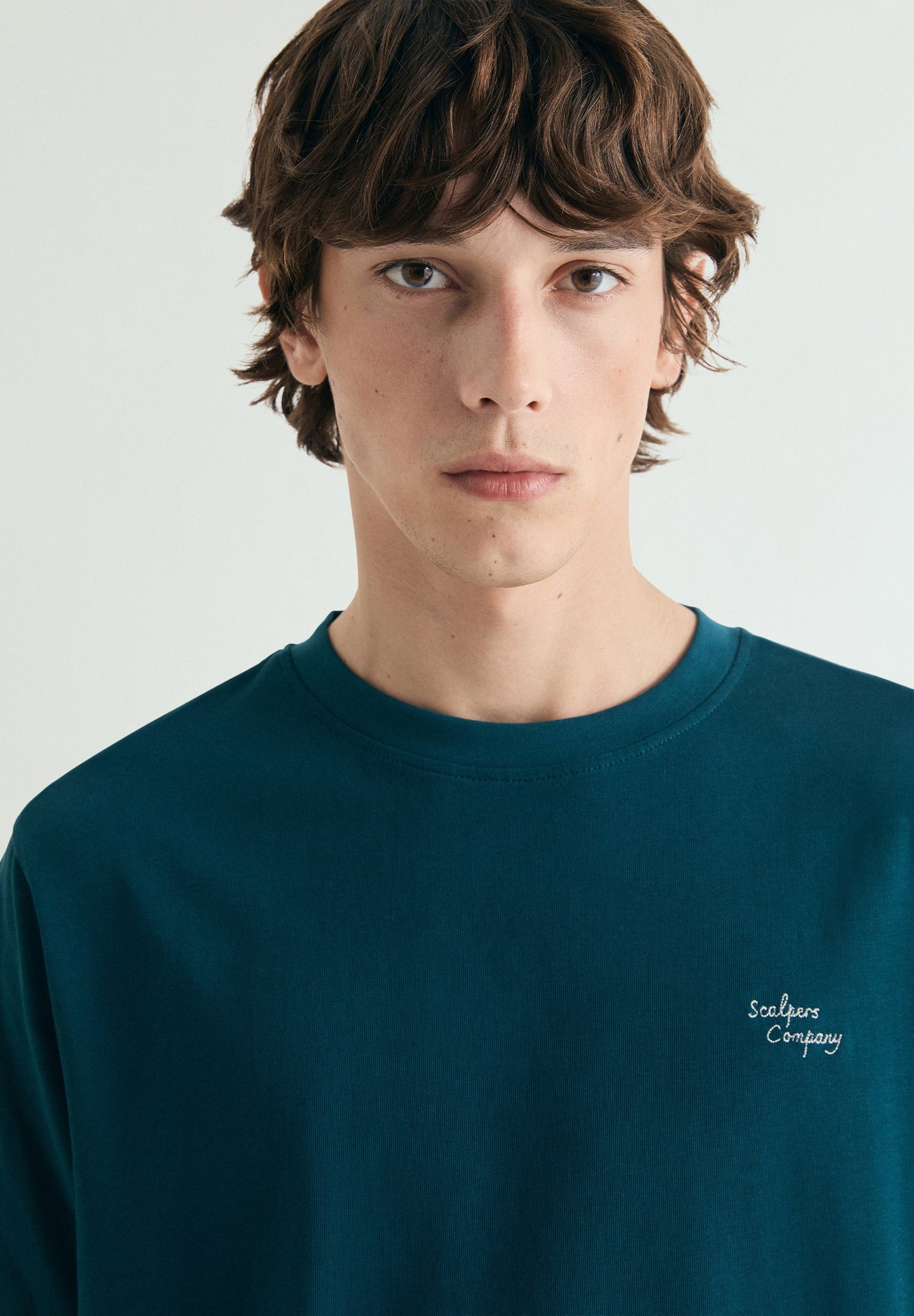 CAMISETA BORDADA MEDIUM WEIGHT