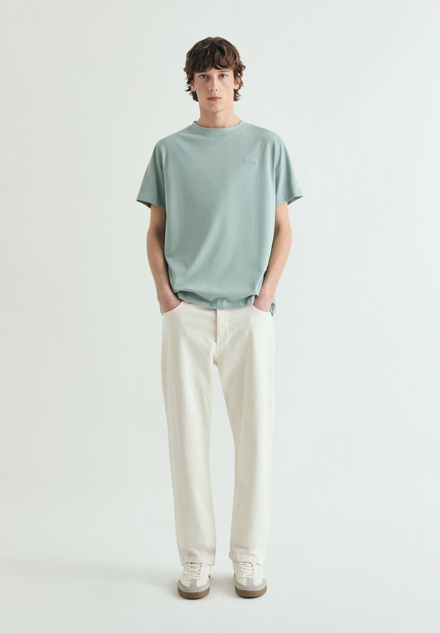 CAMISETA BORDADA MEDIUM WEIGHT