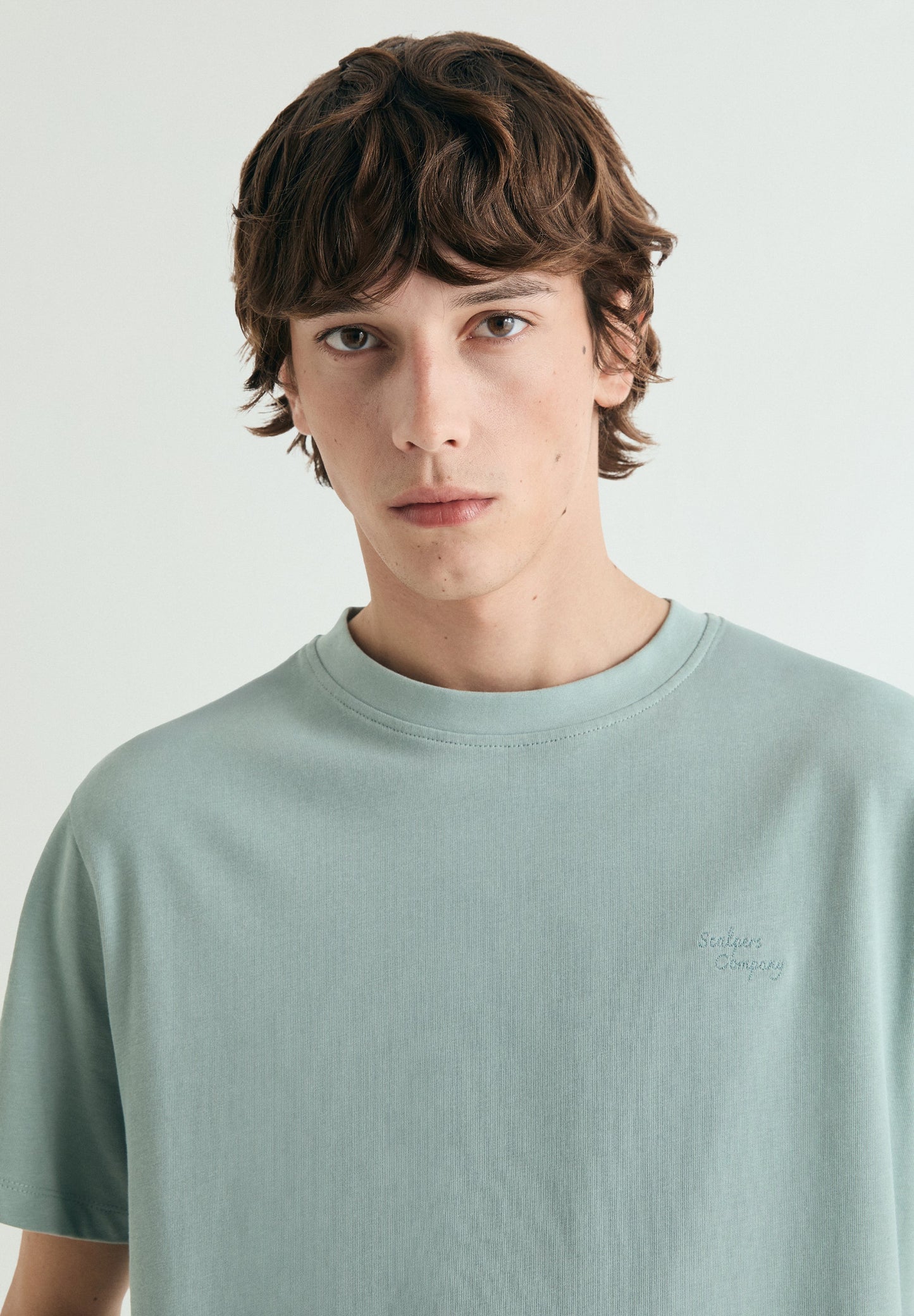 CAMISETA BORDADA MEDIUM WEIGHT