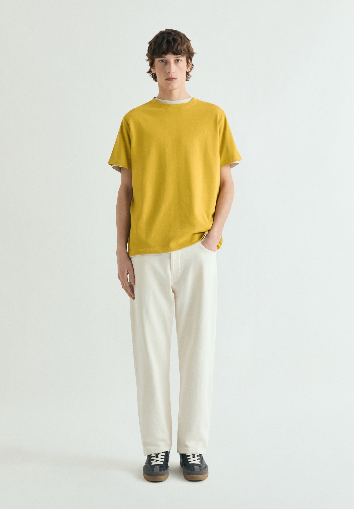 CAMISETA BORDADA MEDIUM WEIGHT