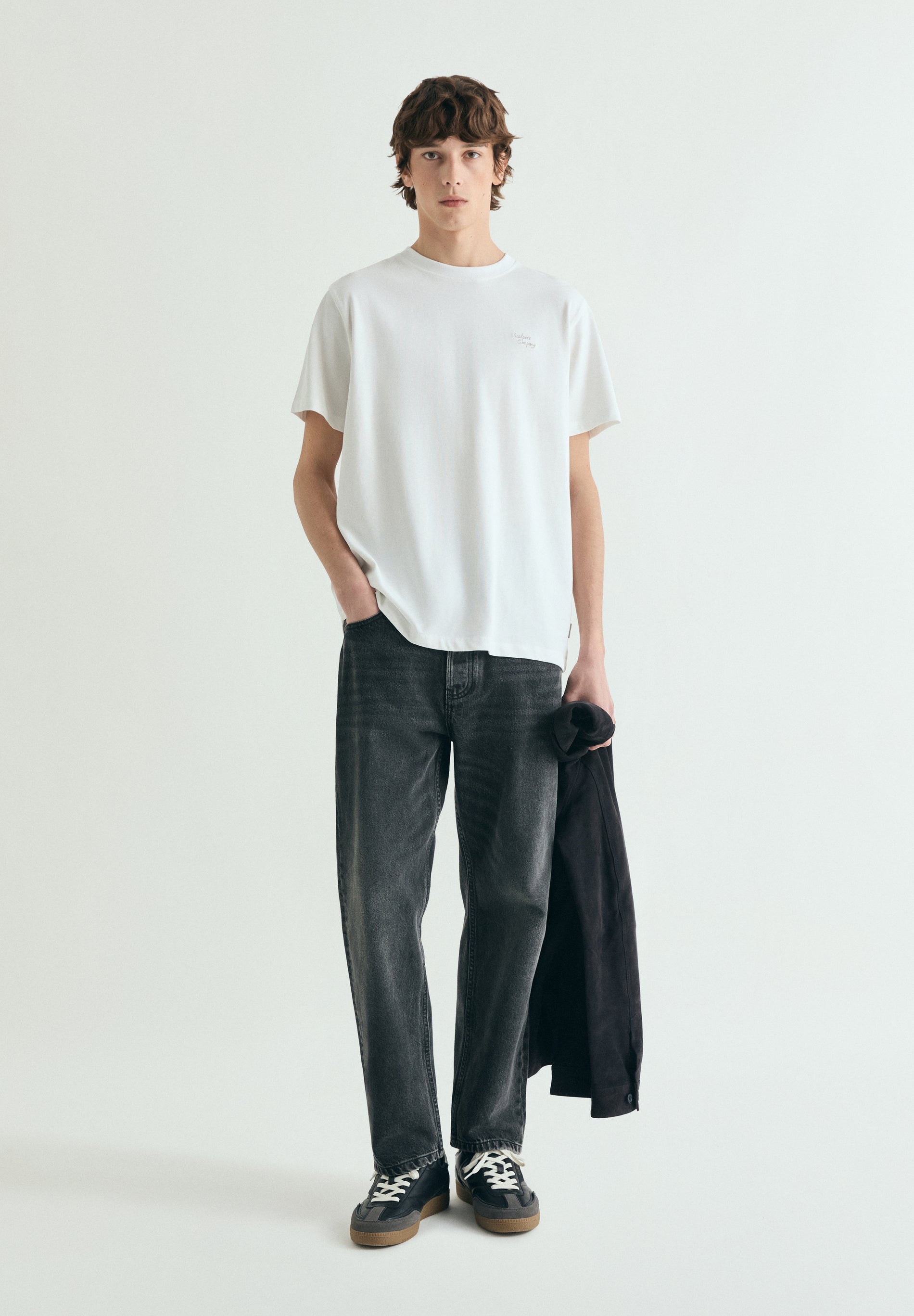 CAMISETA BORDADA MEDIUM WEIGHT