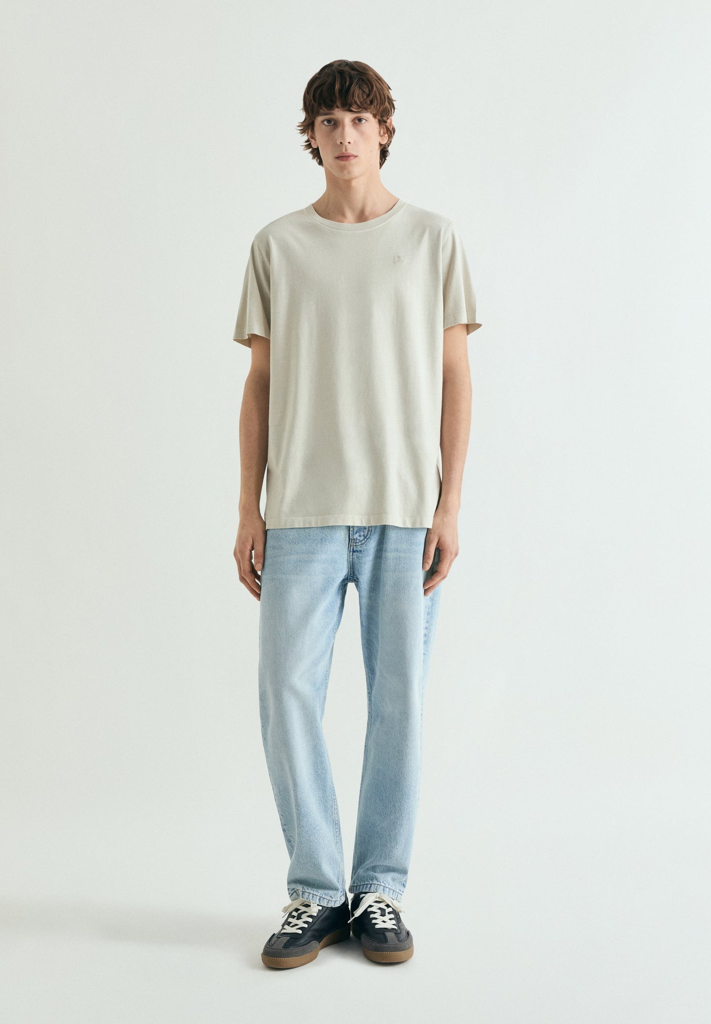 CAMISETA BORDADA REGULAR FIT