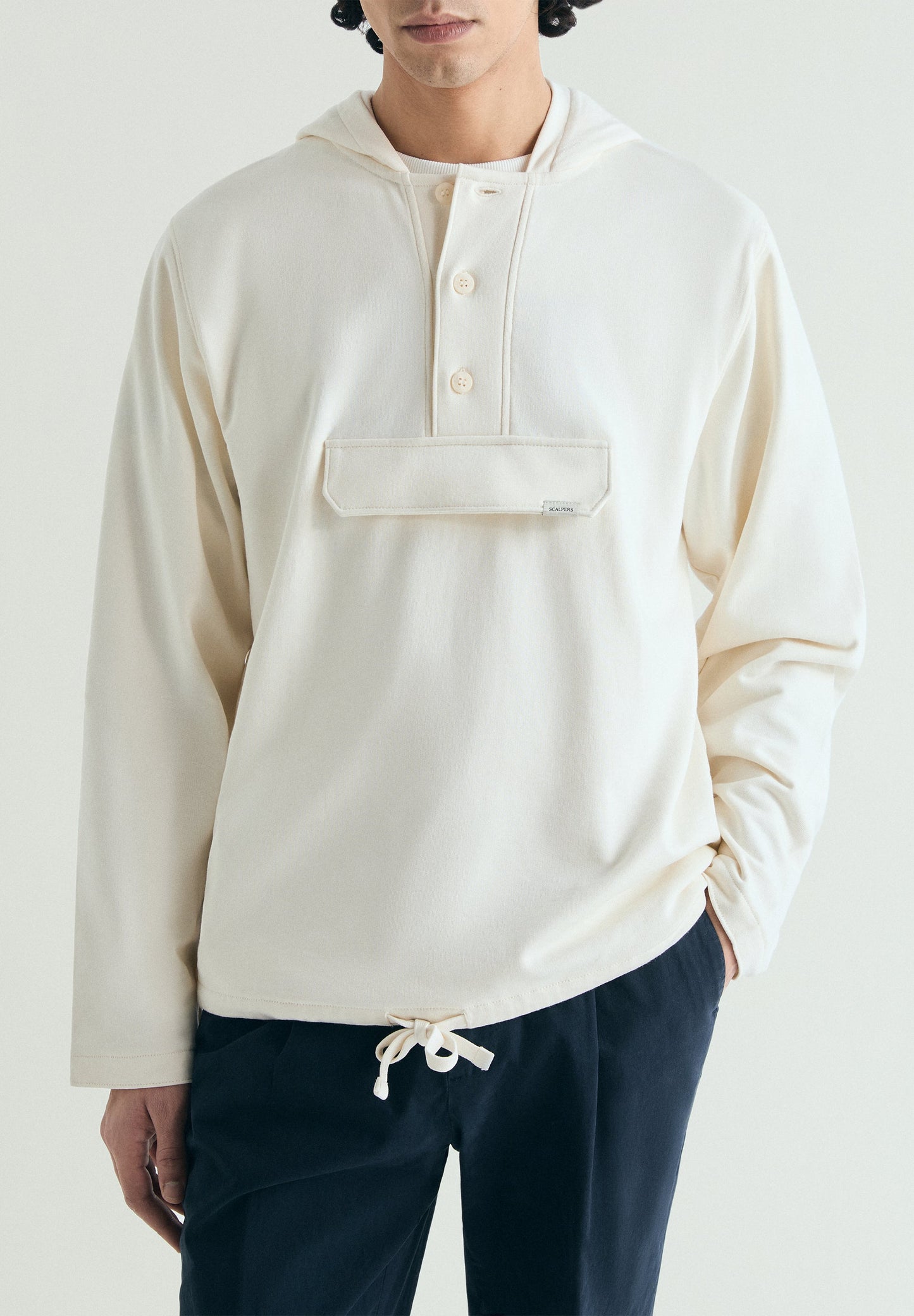 SUDADERA CON CAPUCHA BOLSILLO FRONTAL