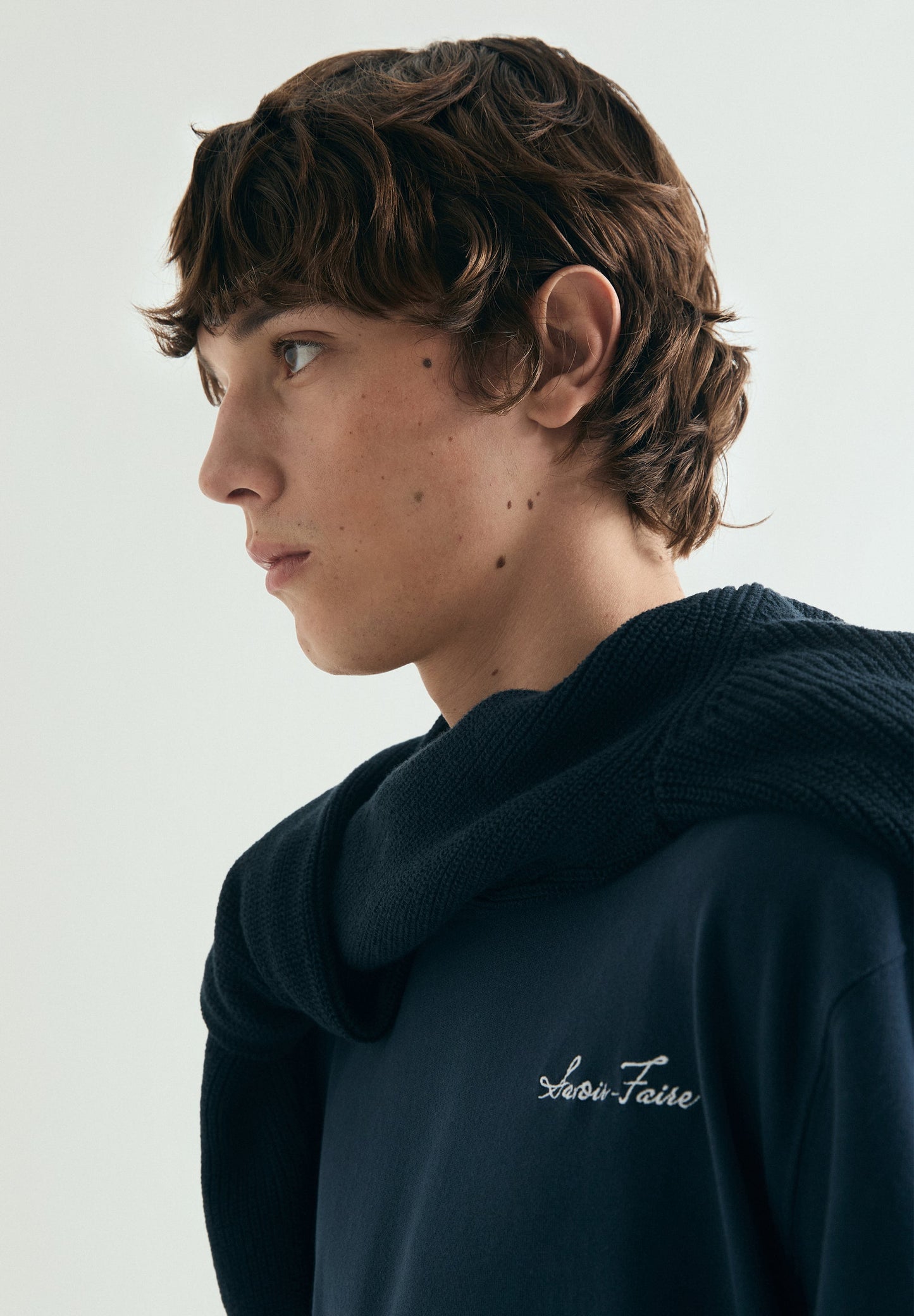 CAMISETA BORDADO CONTRASTE RELAXED