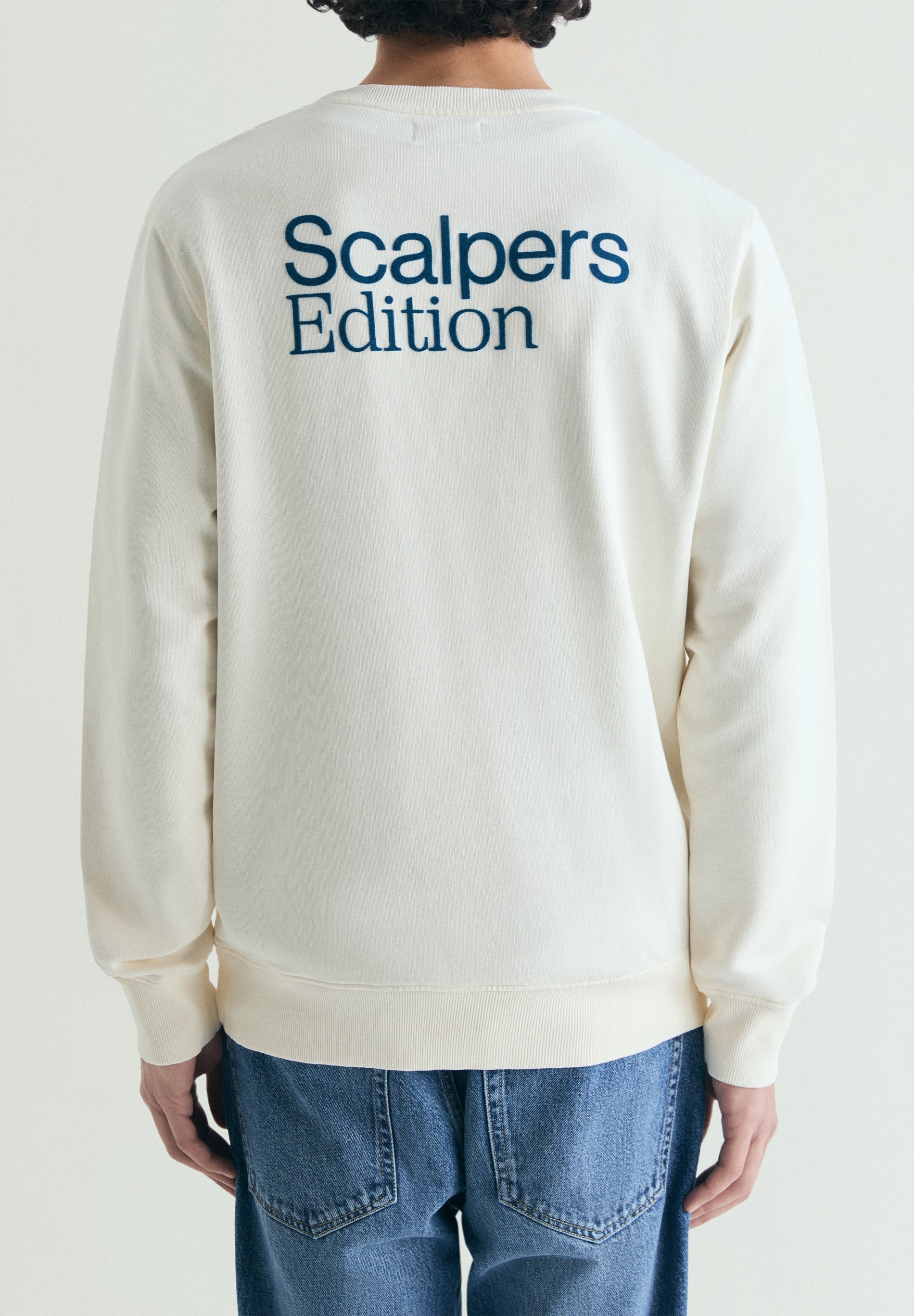 SUDADERA BÁSICA PRINT TRASERO