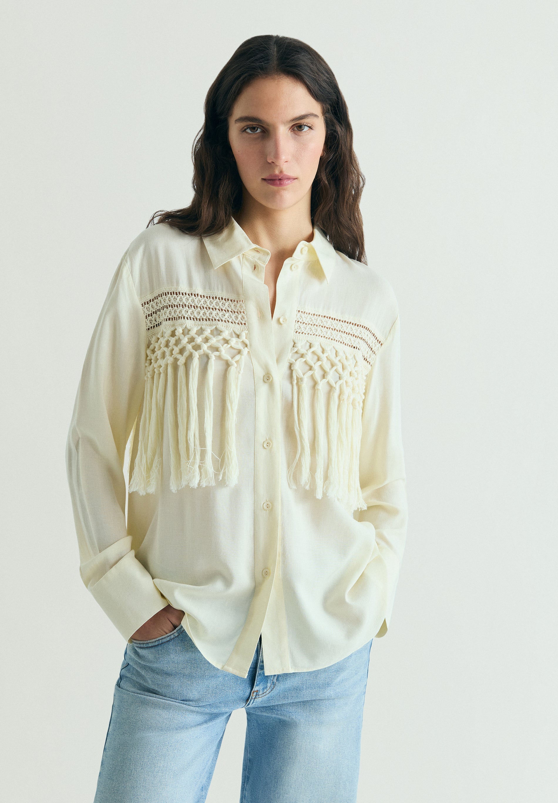 CAMISA DETALLE FLECOS