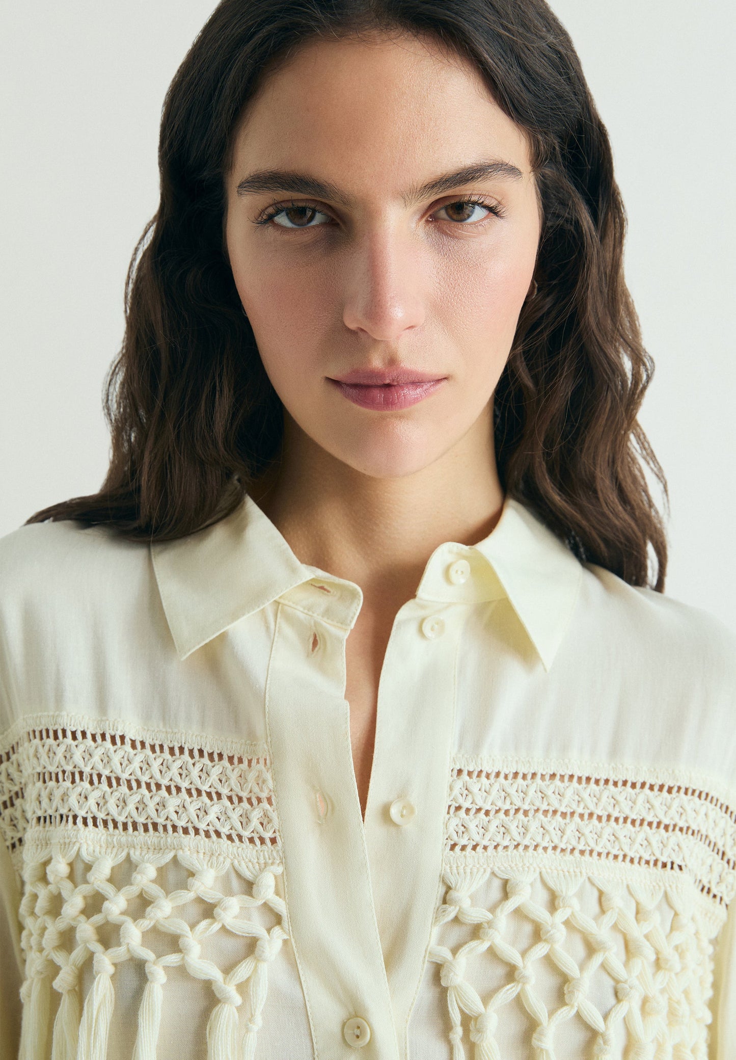 CAMISA DETALLE FLECOS