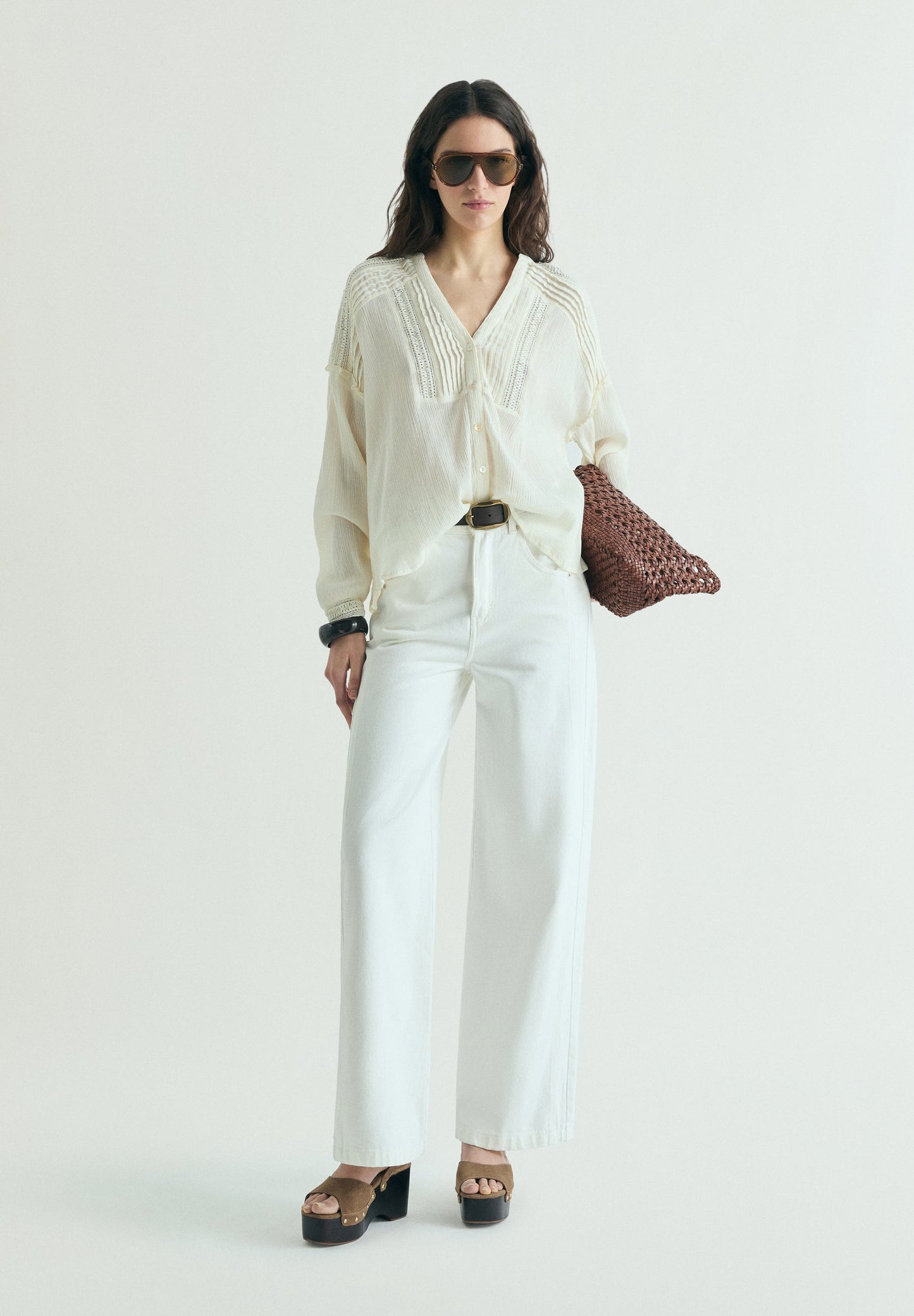 BLUSA DETALLE ENCAJE