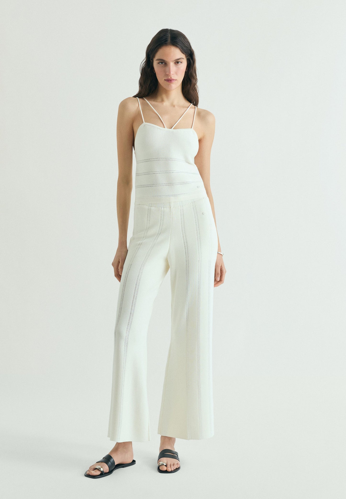 PANTALÓN DETALLE CANALÉ