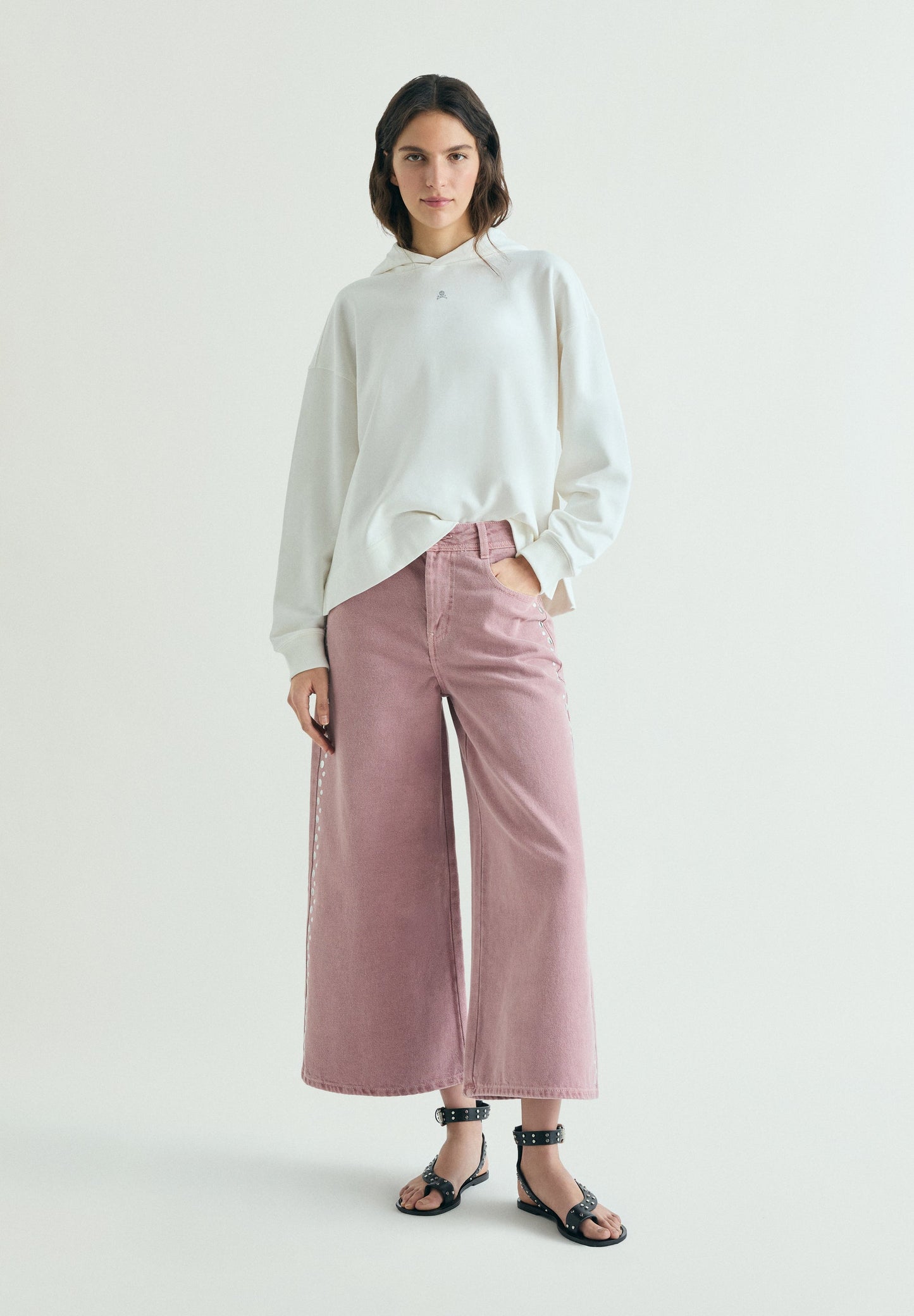 SUDADERA BÁSICA CAPUCHA
