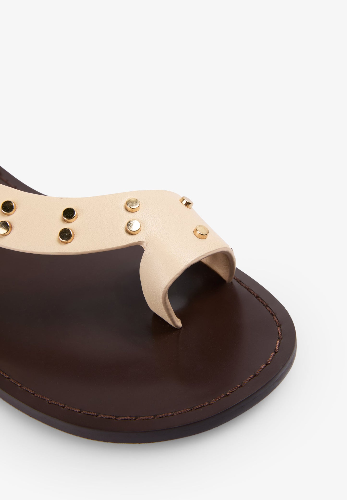 SANDALIAS PIEL TACHUELAS