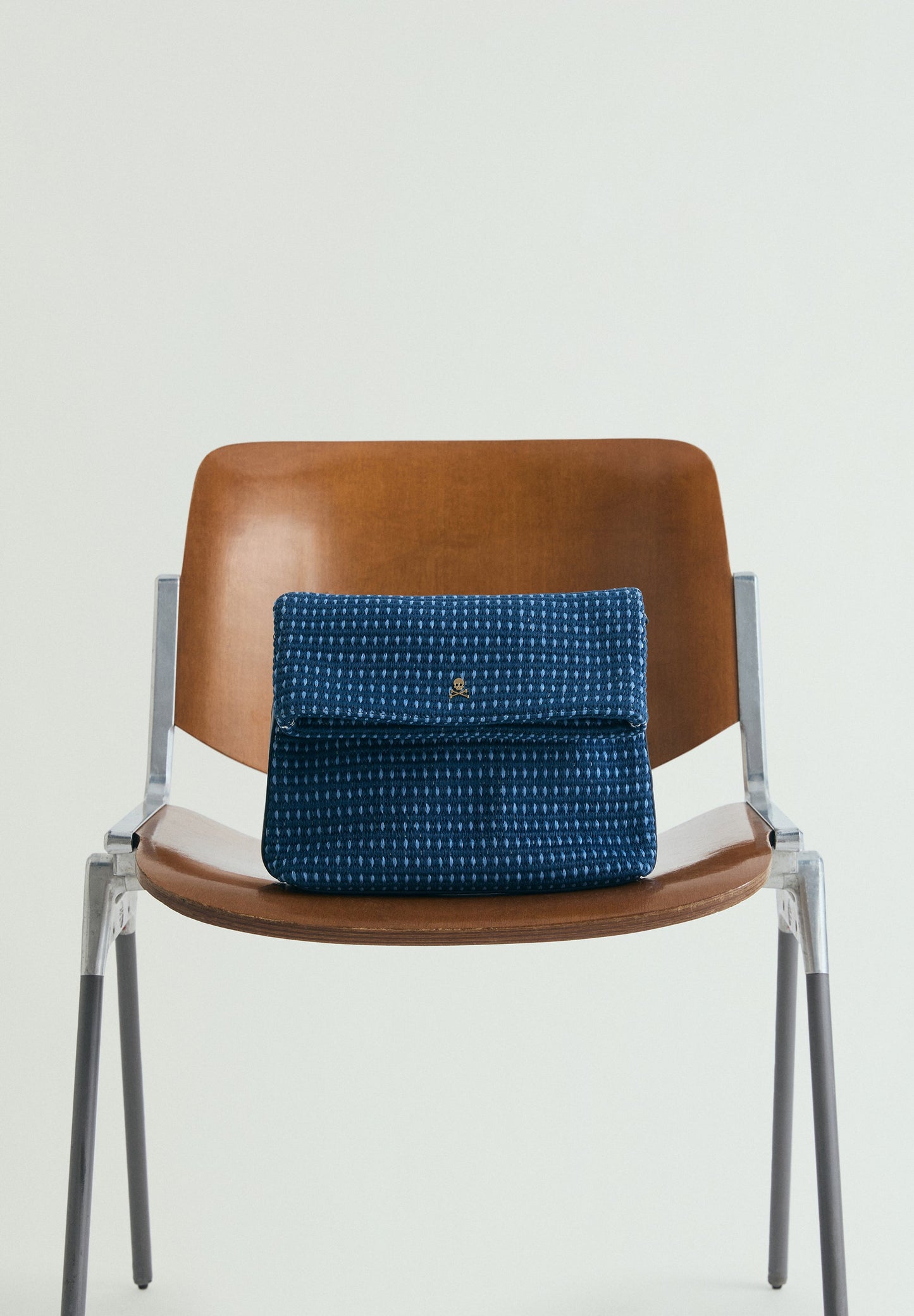 BOLSO CLUTCH TRENZADO