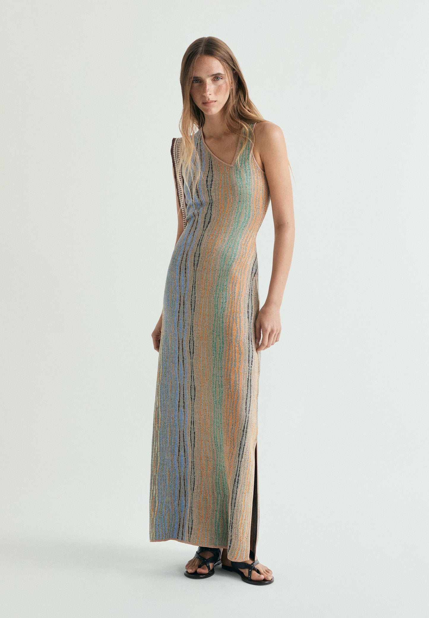 VESTIDO LARGO JACQUARD CON CUT OUT