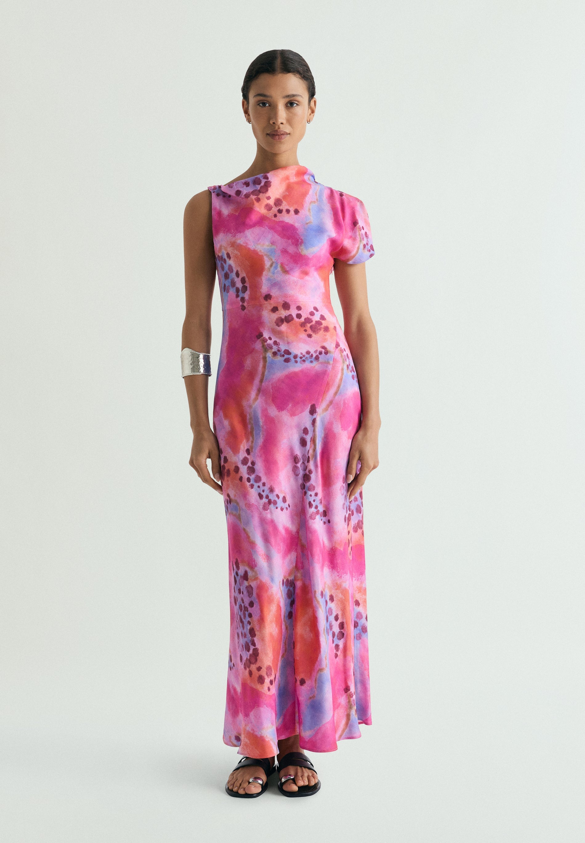VESTIDO ASIMÉTRICO SATINADO