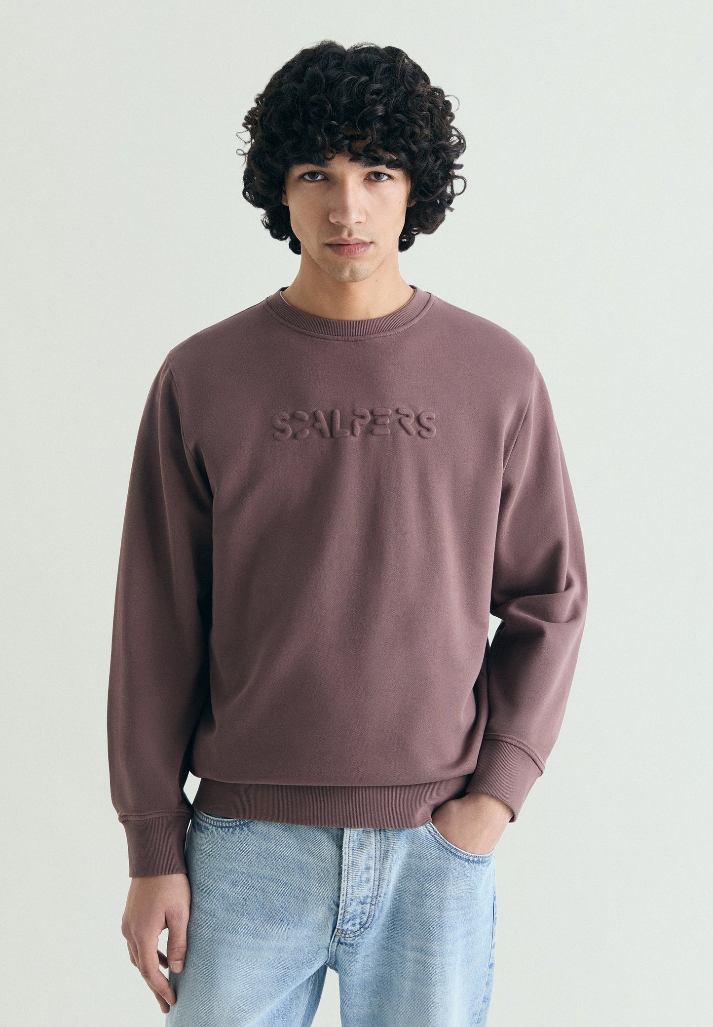 SUDADERA CALAVERA EN RELIEVE