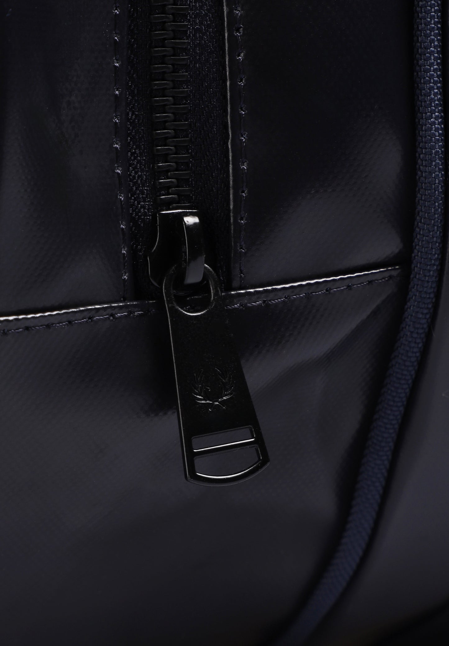 FRED PERRY | BOLSA TONAL CLASSIC BARREL