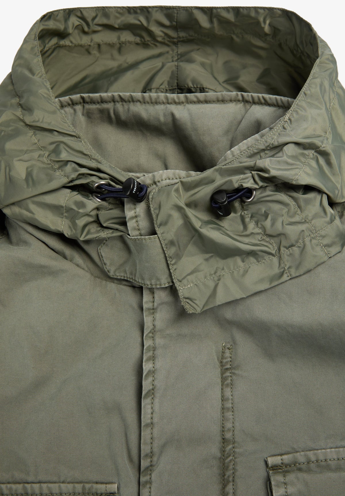 CHAQUETA MILITAR CAPUCHA OCULTA