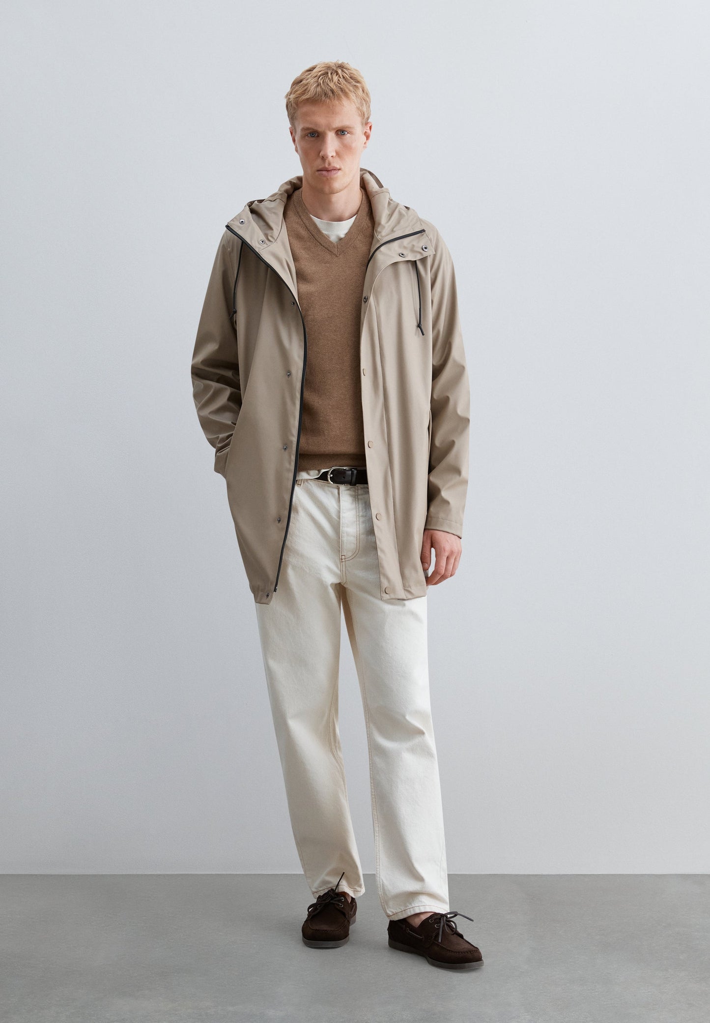 CHAQUETA IMPERMEABLE LOGO