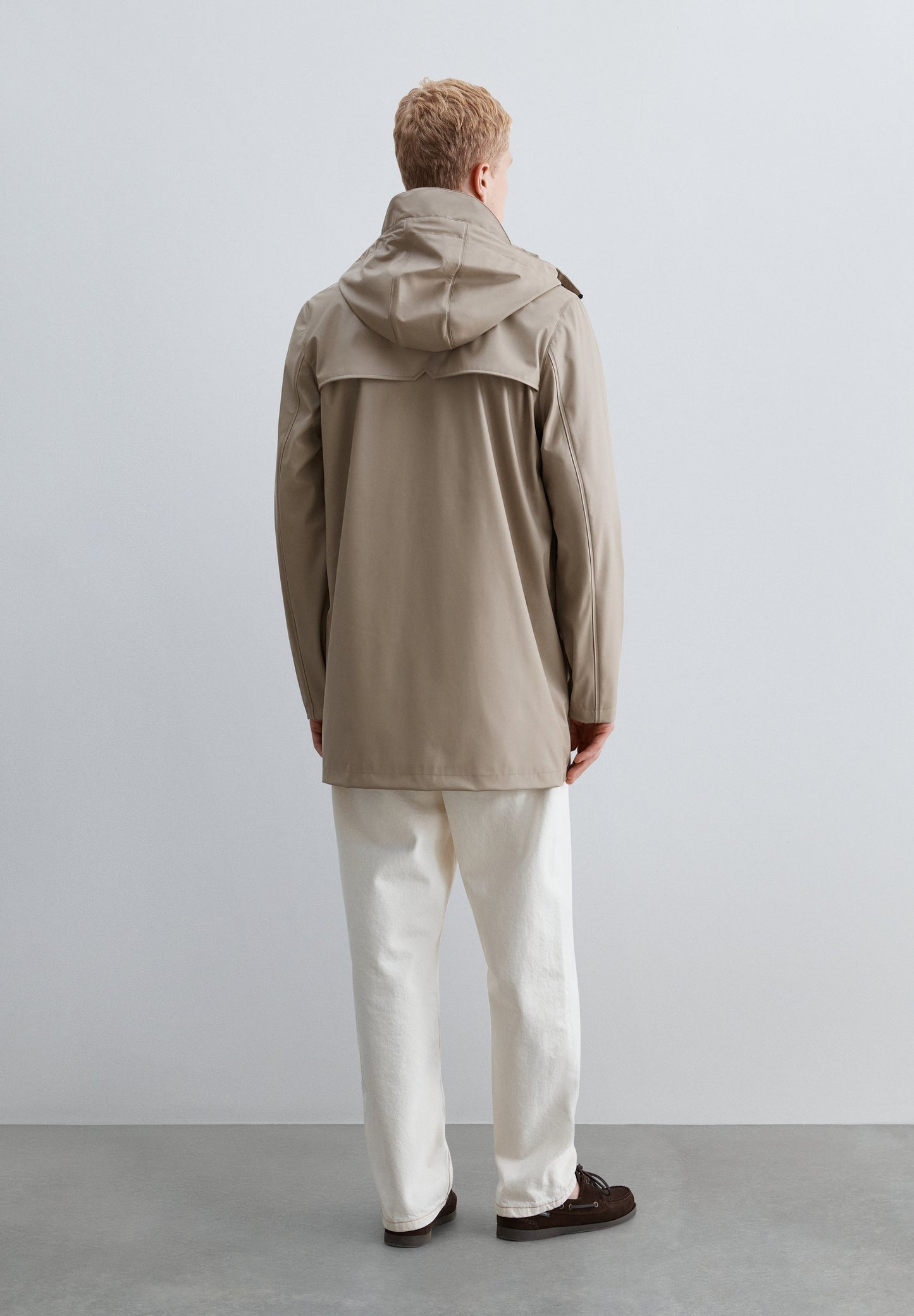 CHAQUETA IMPERMEABLE LOGO