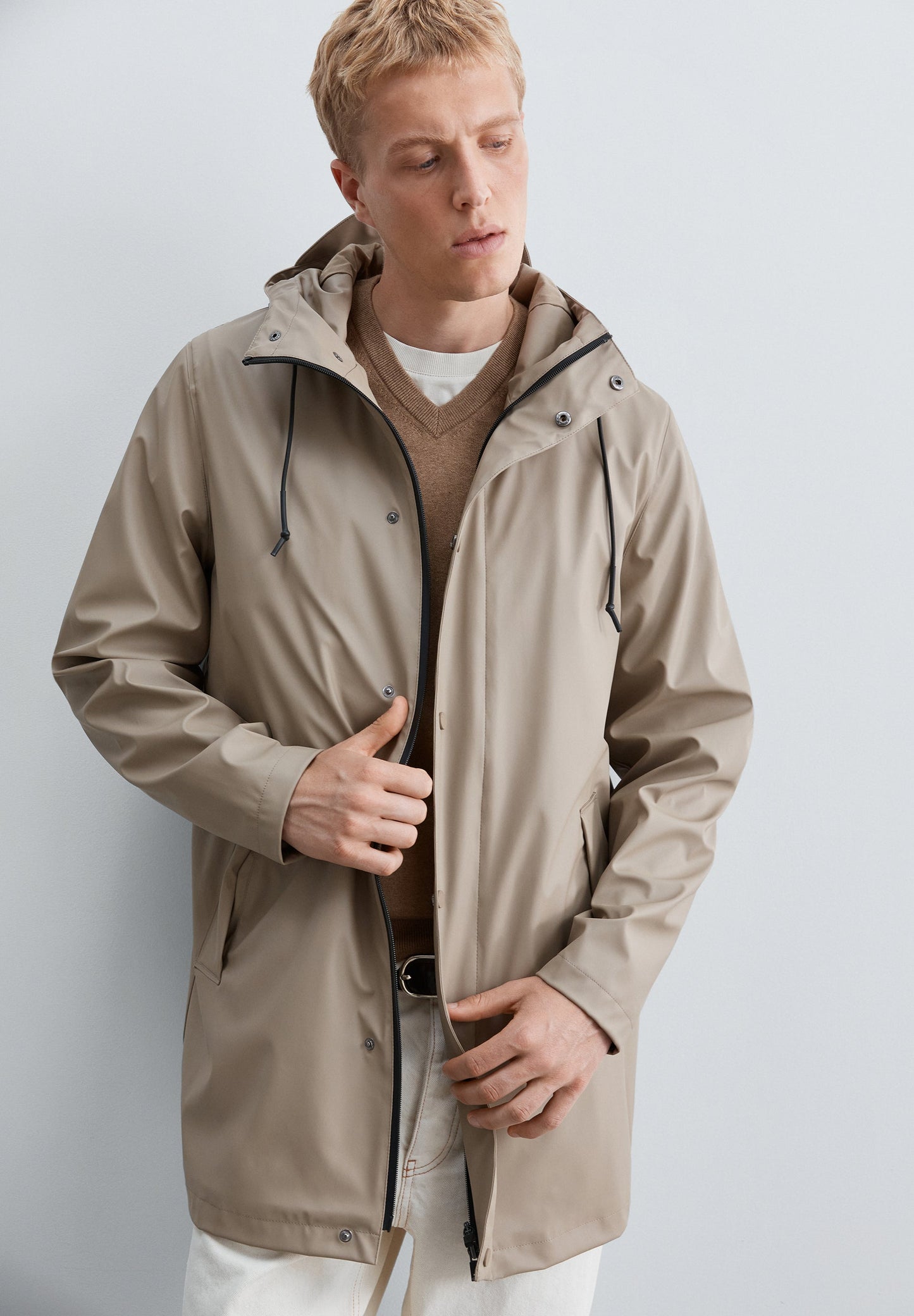 CHAQUETA IMPERMEABLE LOGO