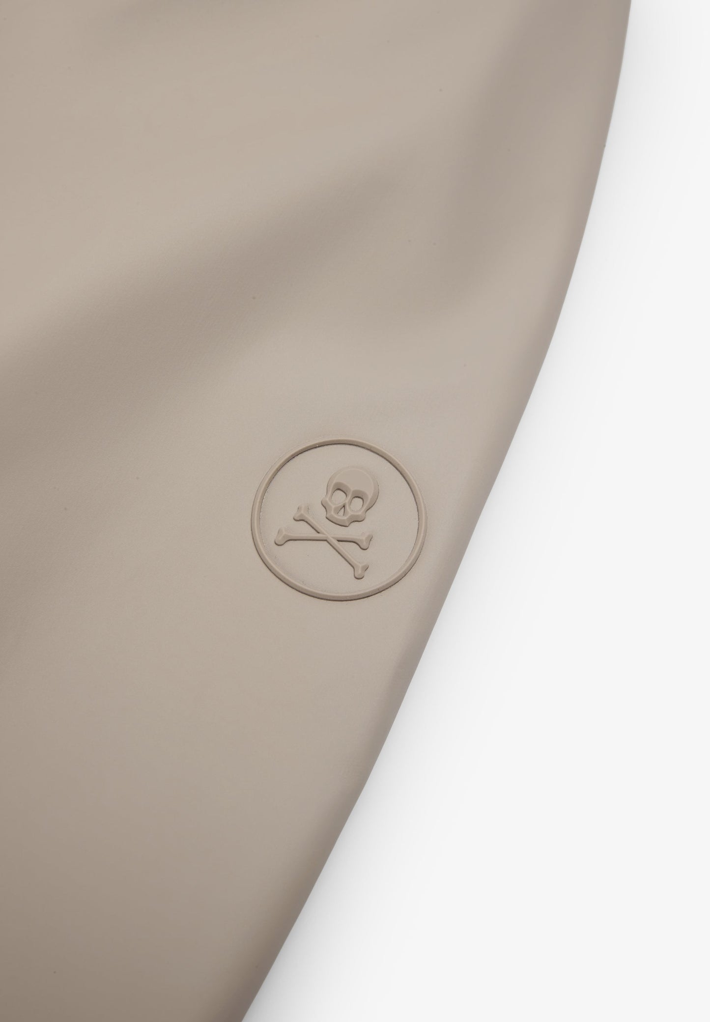 CHAQUETA IMPERMEABLE LOGO