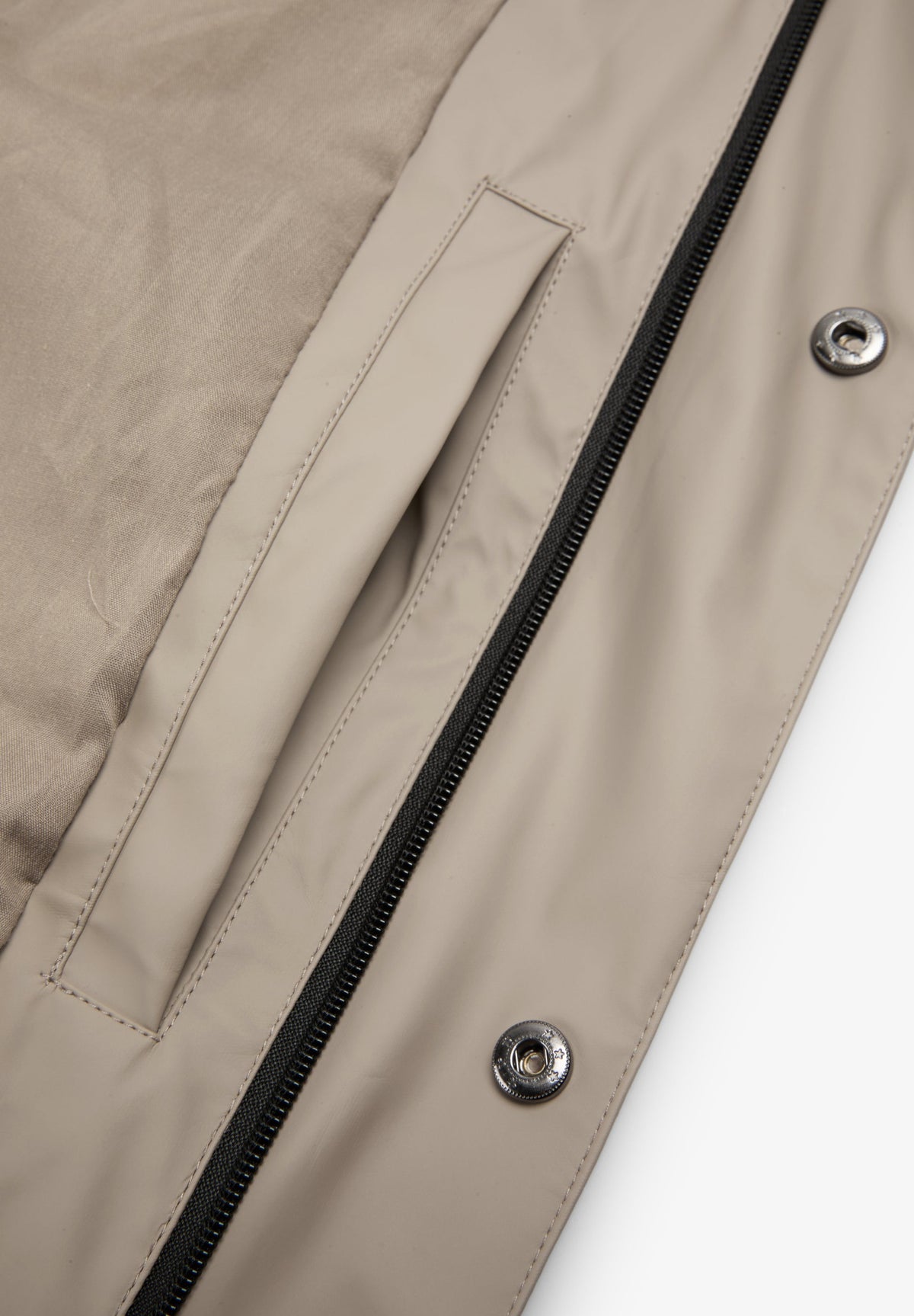 CHAQUETA IMPERMEABLE LOGO