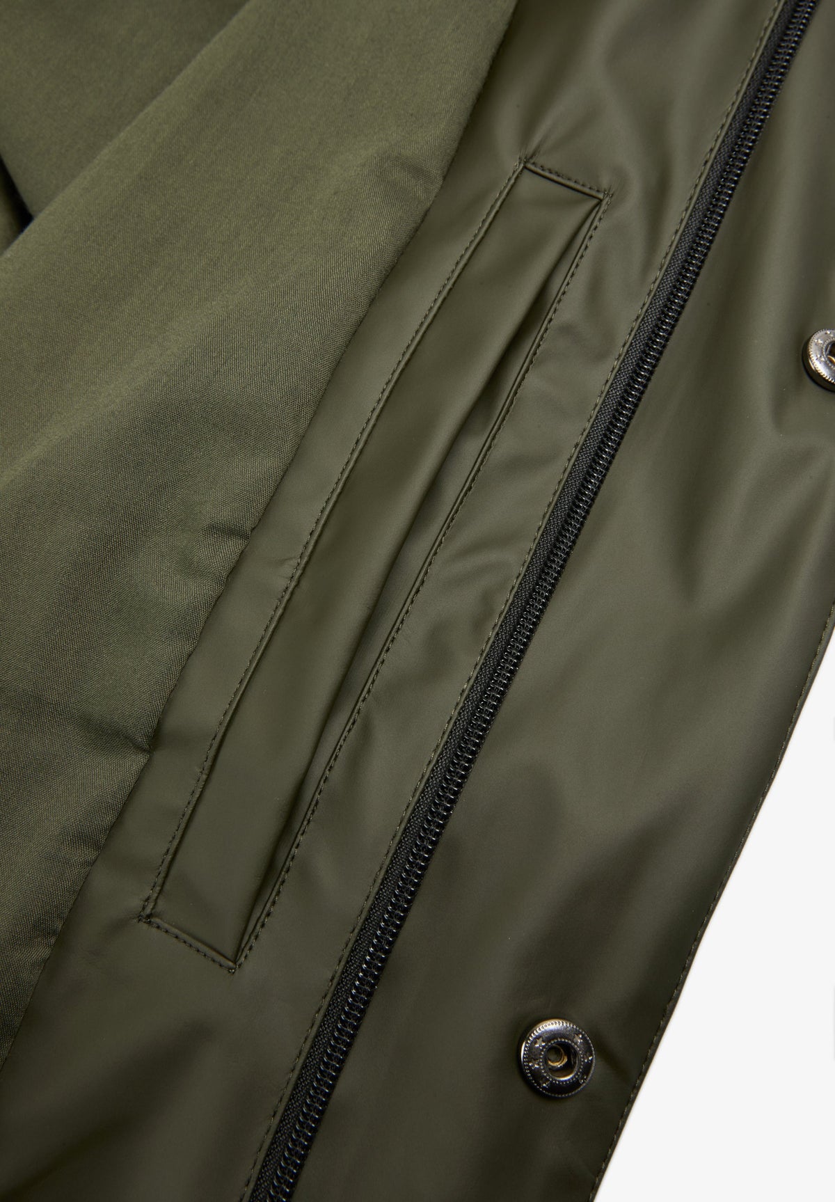 CHAQUETA IMPERMEABLE LOGO